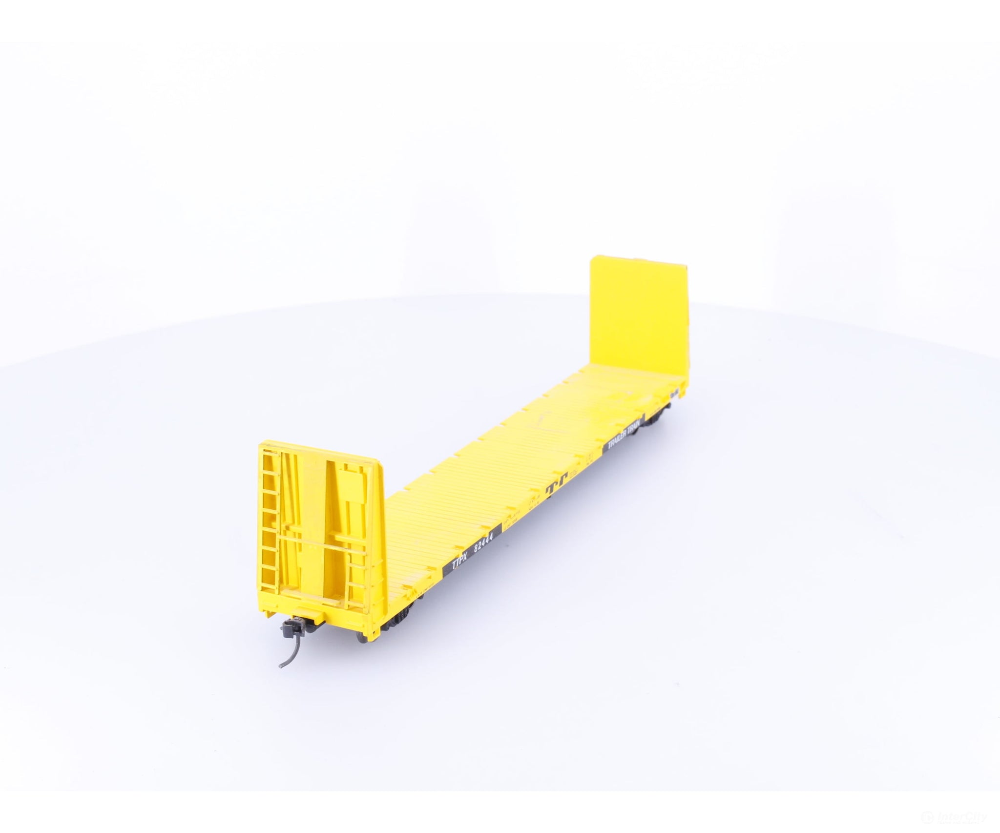 Roundhouse 82444 HO 60’ Bulkhead Flat Car (TTPX) Trailer Train TTX Corp. (TTX) 82444 - Freight Cars