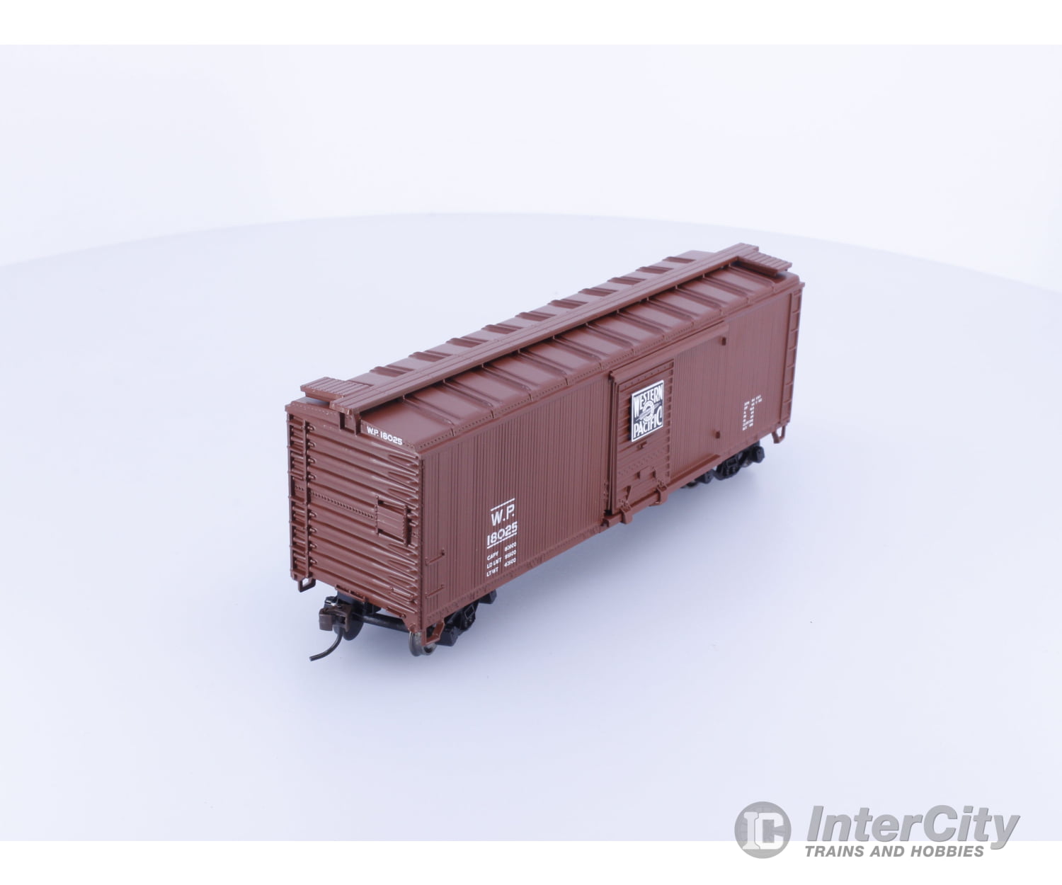 Roundhouse 84671 HO 40’ Double-Sheathed Box Car Western Pacific (WP) 18025 Freight Cars