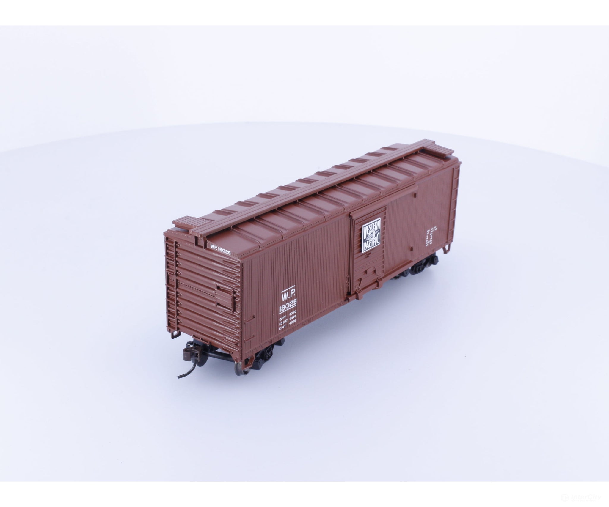 Roundhouse 84671 HO 40’ Double-Sheathed Box Car Western Pacific (WP) 18025 Freight Cars