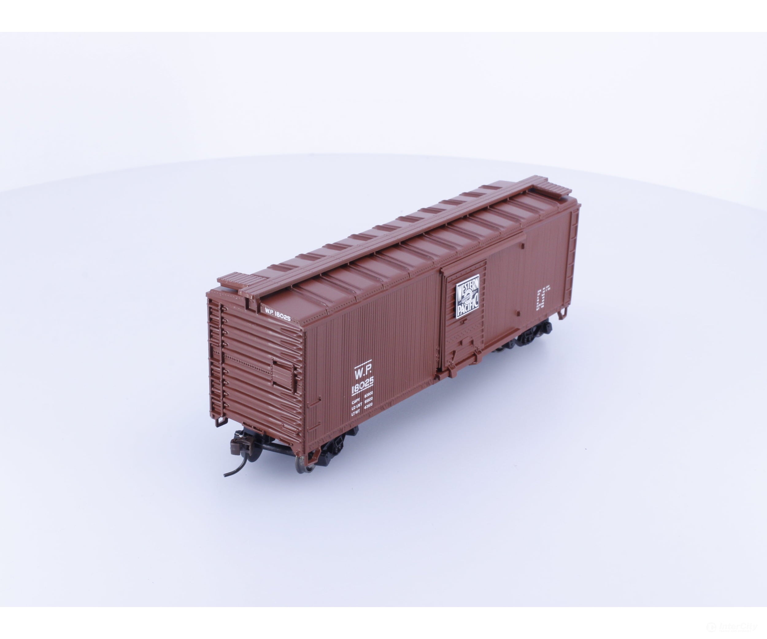 Roundhouse 84671 HO 40’ Double-Sheathed Box Car Western Pacific (WP) 18025 Freight Cars