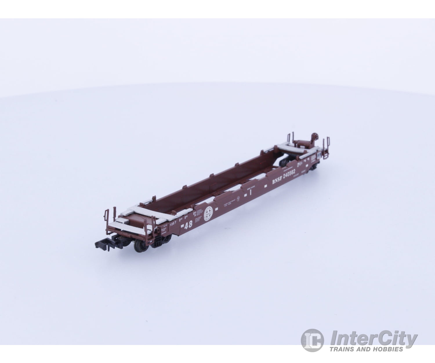 Roundhouse 84700 N 67’ Husky Stack Burlington Northern Santa Fe (BNSF) 240562 Freight Cars