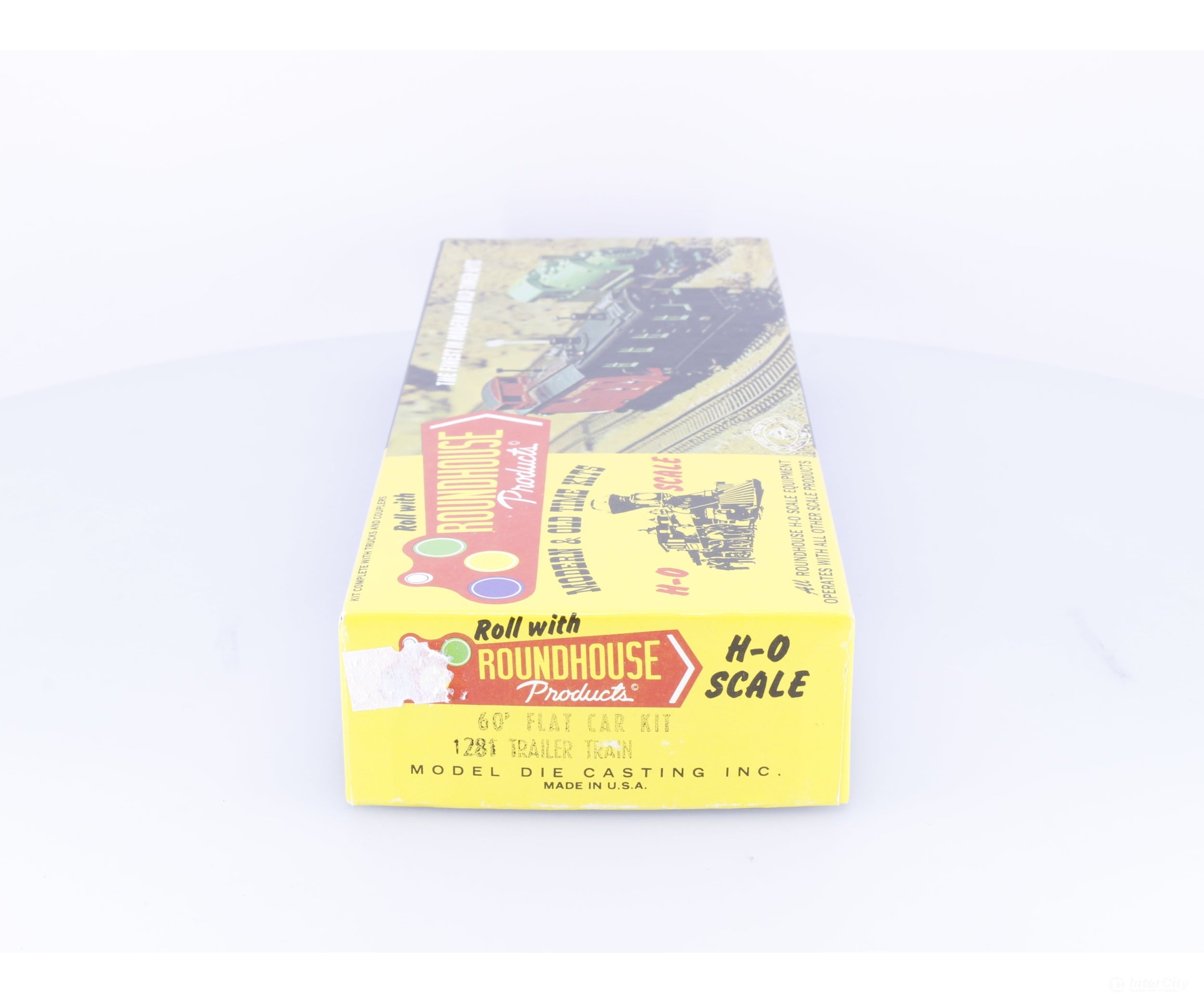 Roundhouse 869375 HO 60’ Bulkhead Flat Car BC Rail (BCOL) 869375 - Freight Cars