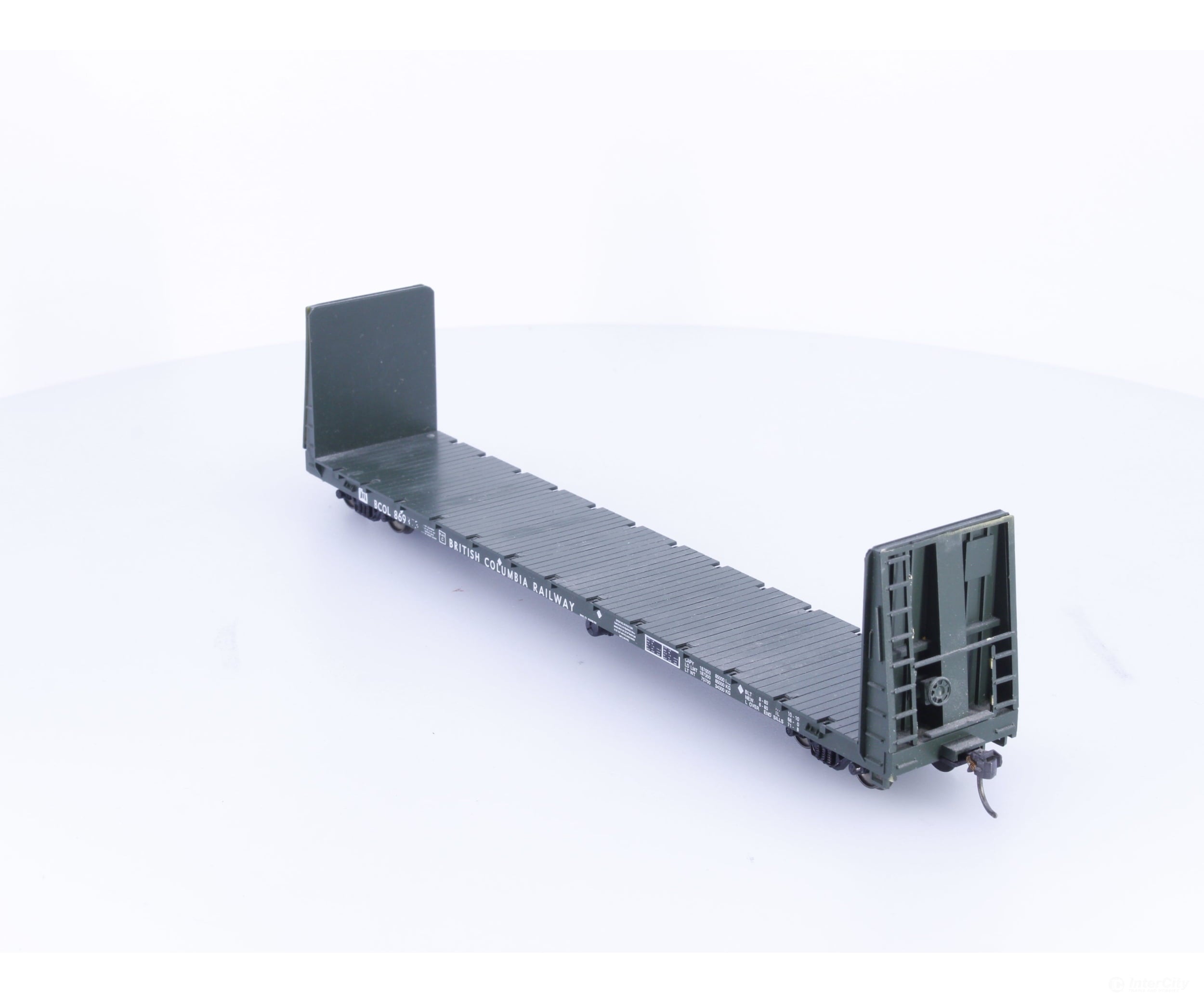 Roundhouse 869375 HO 60’ Bulkhead Flat Car BC Rail (BCOL) 869375 - Freight Cars