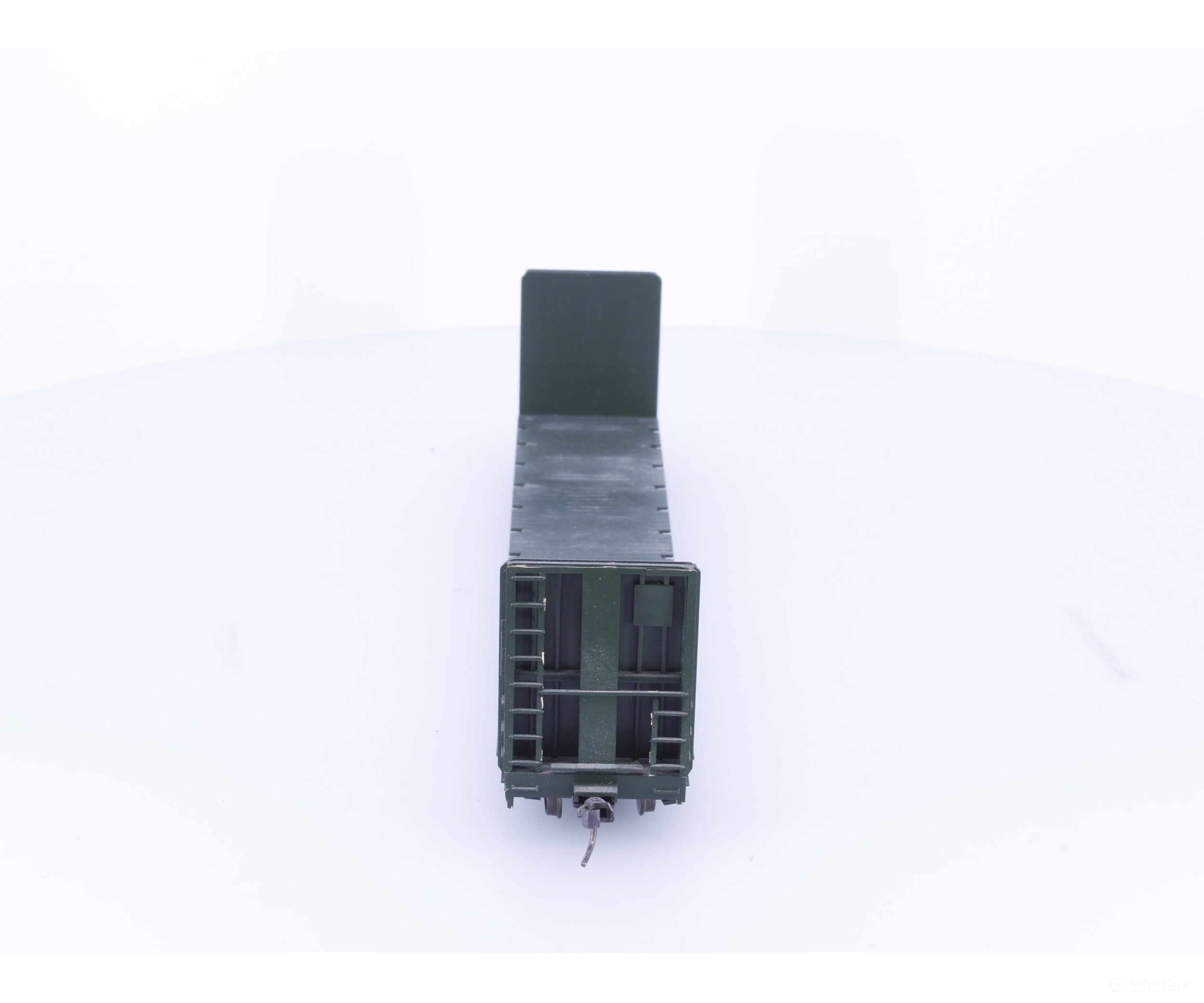Roundhouse 869375 HO 60’ Bulkhead Flat Car BC Rail (BCOL) 869375 - Freight Cars