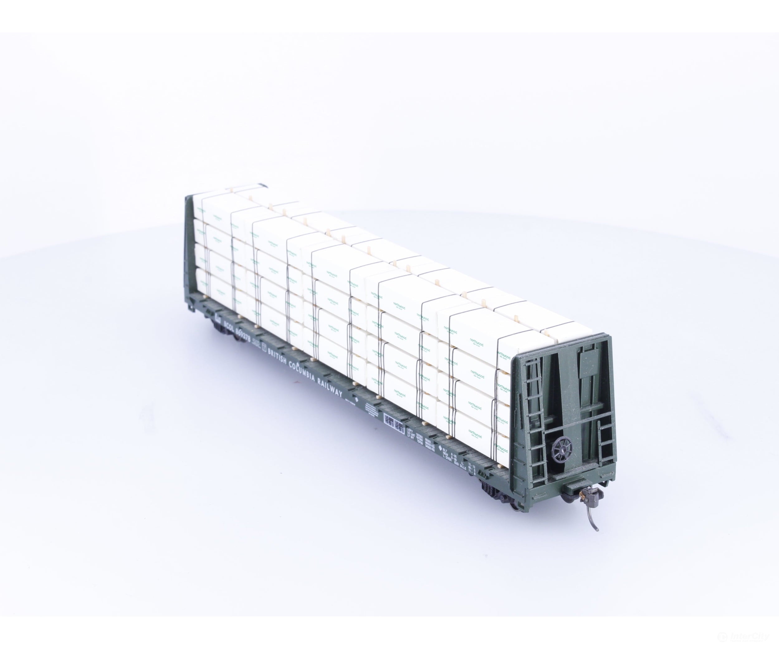 Roundhouse 869378 HO 60’ Bulkhead Flat Car with Northwood Lumber Load BC Rail (BCOL) 869378 - Freight Cars