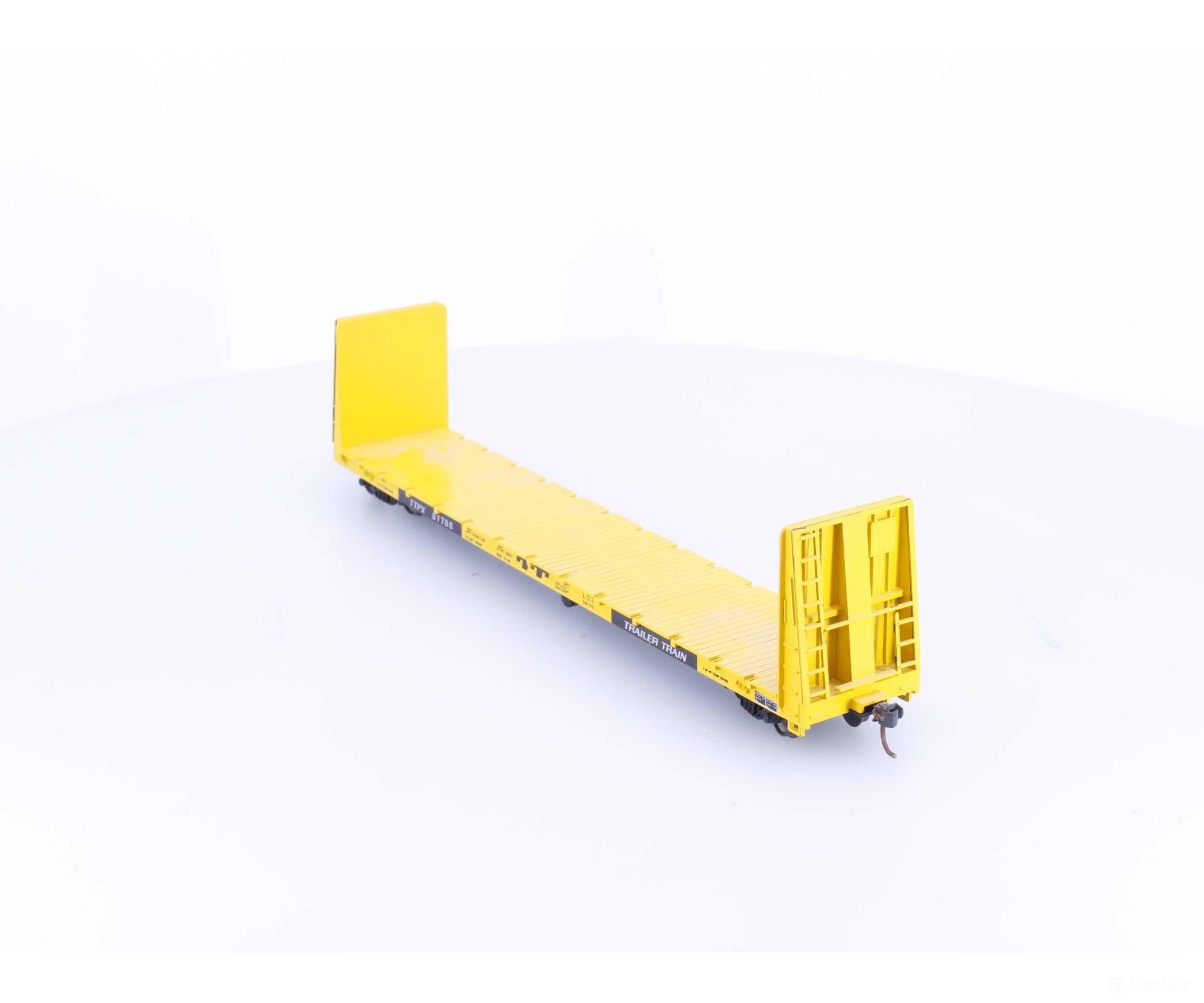 Roundhouse 87712 HO 60’ Bulkhead Flat Car (TTPX) Trailer Train TTX Corp. (TTX) 81786 - Freight Cars