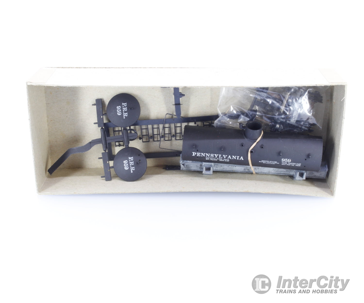 Roundhouse T-261 HO 26’ Tank Car PRR Kit Pennsylvania Railroad (PRR) Freight Cars