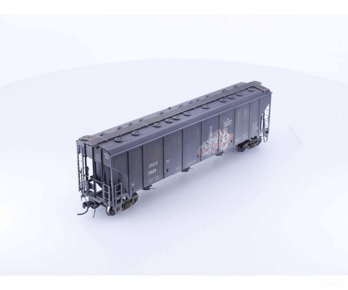 Scale Trains SXT30303 HO Thrall 4727cf Carbon Black Covered Hopper 22 Hatch Weathered Sid Richardson 2023 - Freight Cars