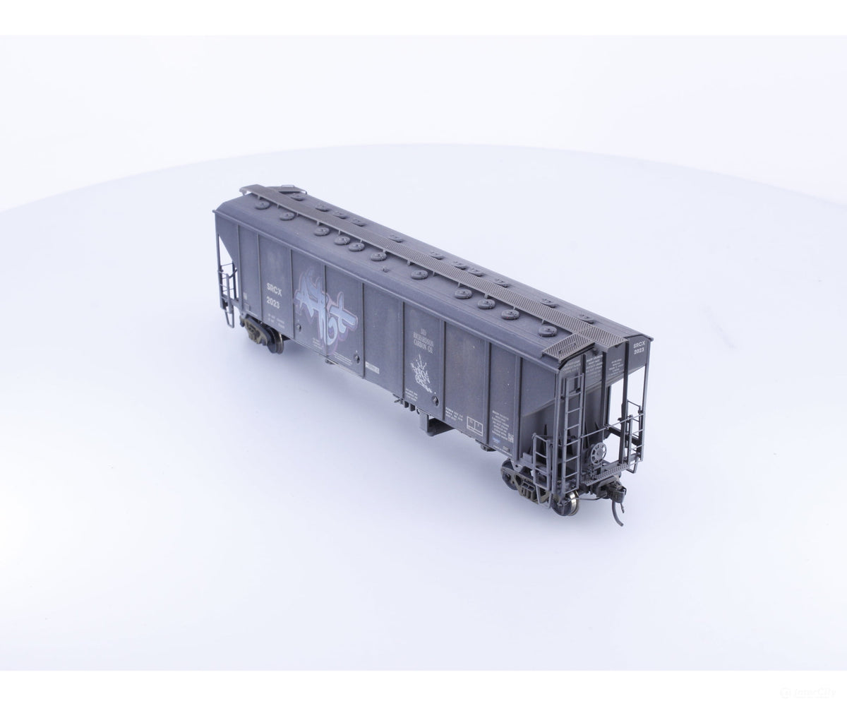 Scale Trains SXT30303 HO Thrall 4727cf Carbon Black Covered Hopper 22 Hatch Weathered Sid Richardson 2023 - Freight Cars