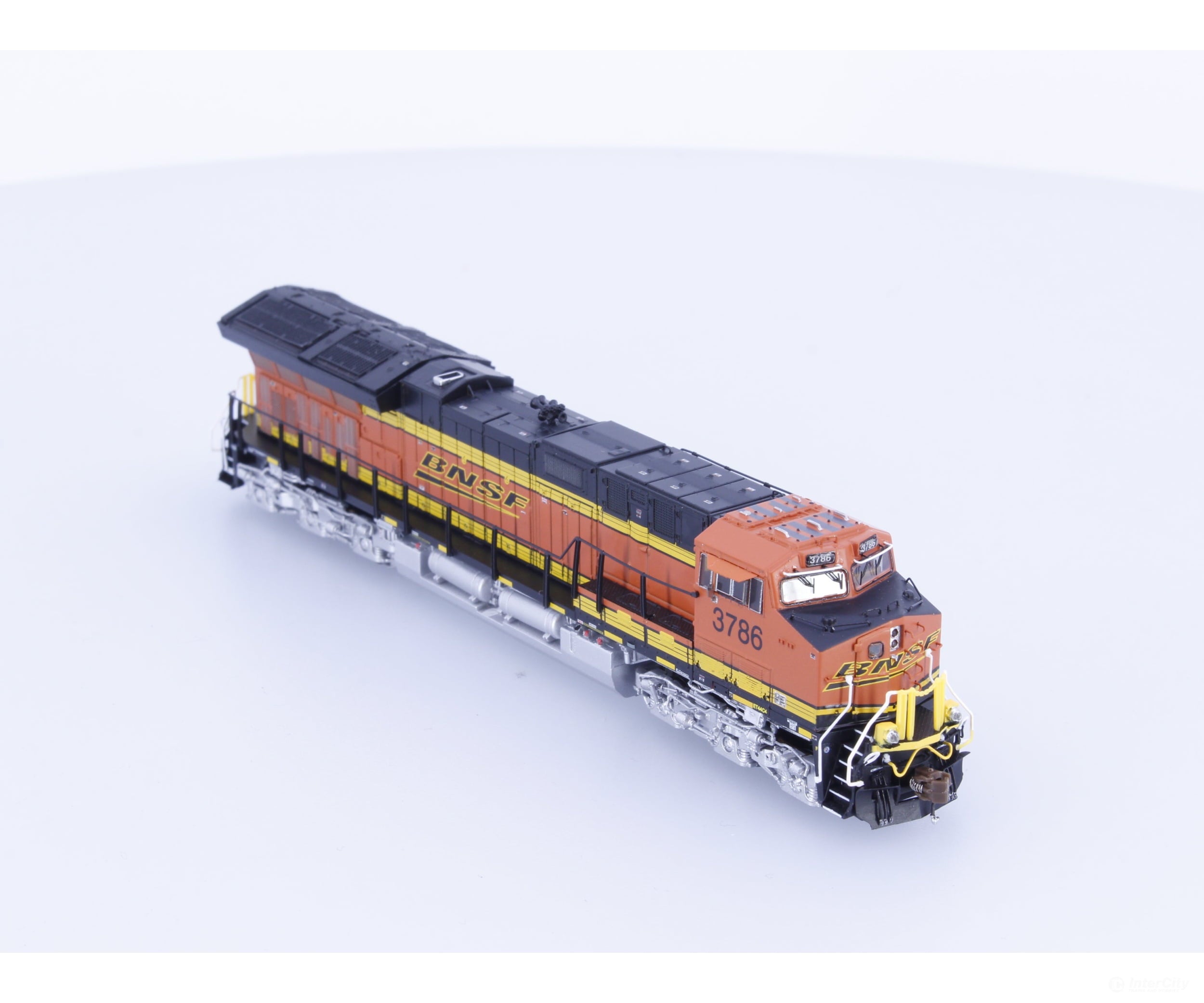 Scale Trains SXT30604 N GE ET44C4 Tier 4 GEVO Diesel Locomotive 2016 Production Burlington Northern Santa Fe (BNSF)