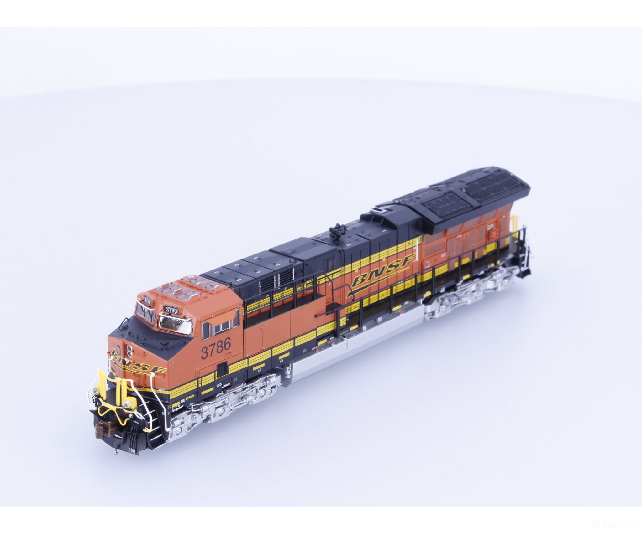Scale Trains SXT30604 N GE ET44C4 Tier 4 GEVO Diesel Locomotive 2016 Production Burlington Northern Santa Fe (BNSF)