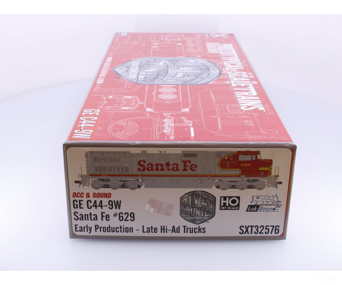 Scale Trains SXT32576 HO GE C44-9W Dash 9 Diesel Locomotive ESU Loksound Santa Fe (SF) 629 DCC & Sound - Locomotives