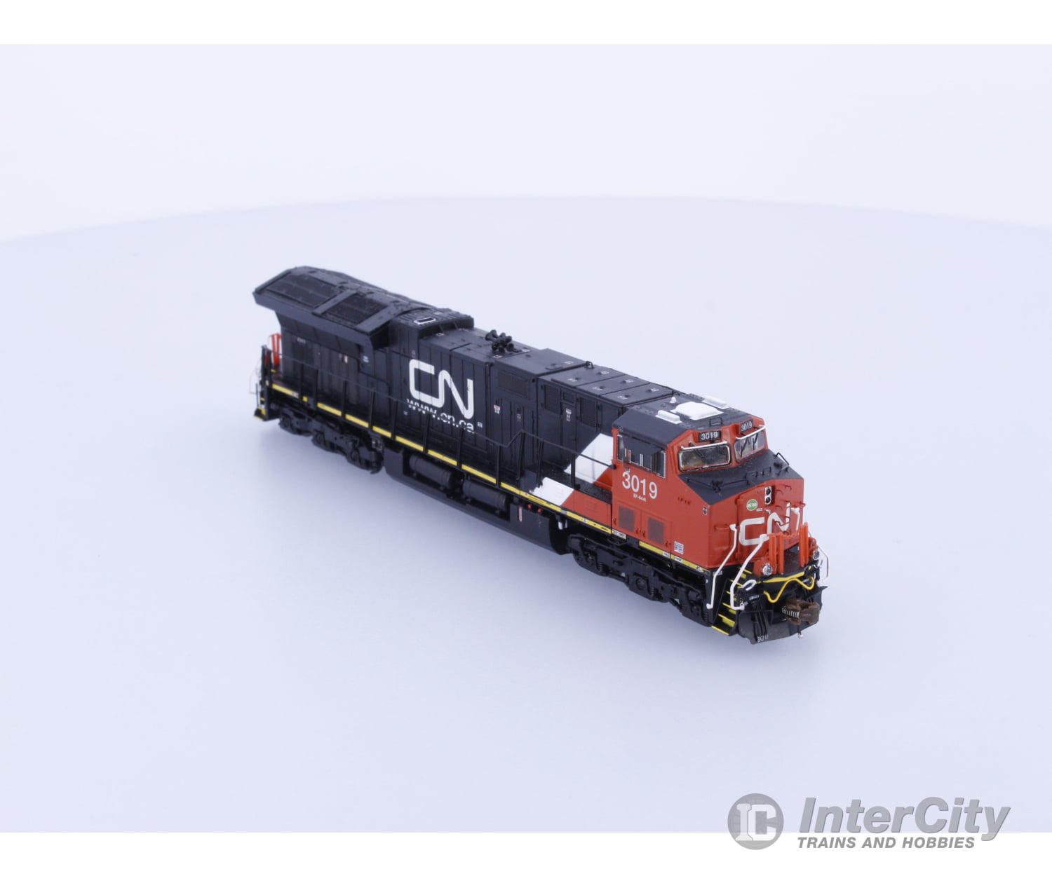 ScaleTrains SXT30618 N GE Tier 4 GEVO ET44AC (2015 Production) Canadian National (CN) 3019 DCC & Sound Locomotives