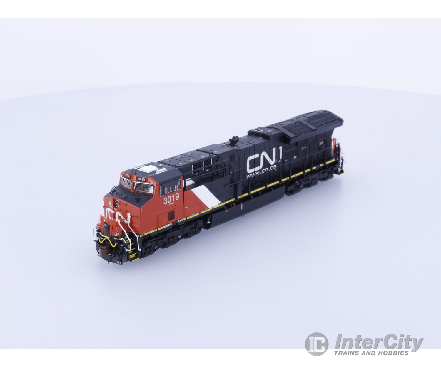 ScaleTrains SXT30618 N GE Tier 4 GEVO ET44AC (2015 Production) Canadian National (CN) 3019 DCC & Sound Locomotives