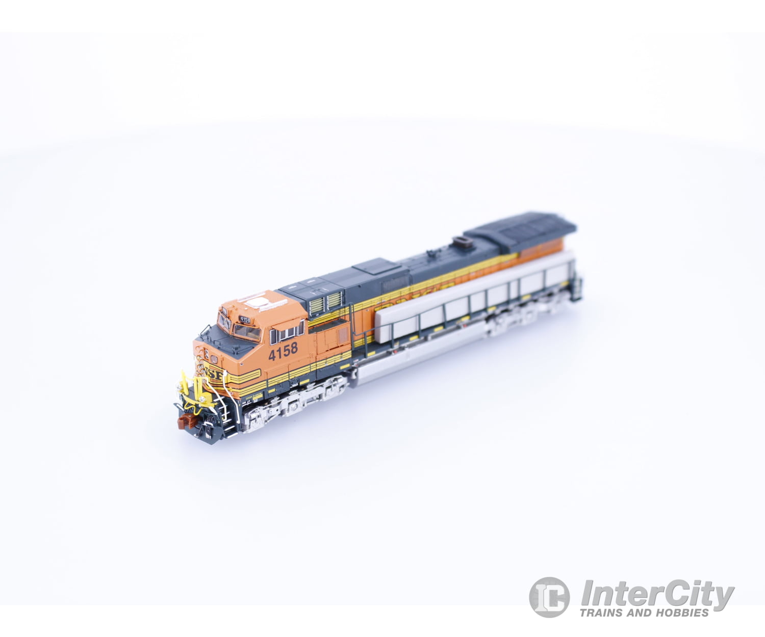 ScaleTrains SXT32548 N GE C44-9W H2 Scheme Burlington Northern Santa Fe (BNSF) 4158 DCC & Sound Locomotives