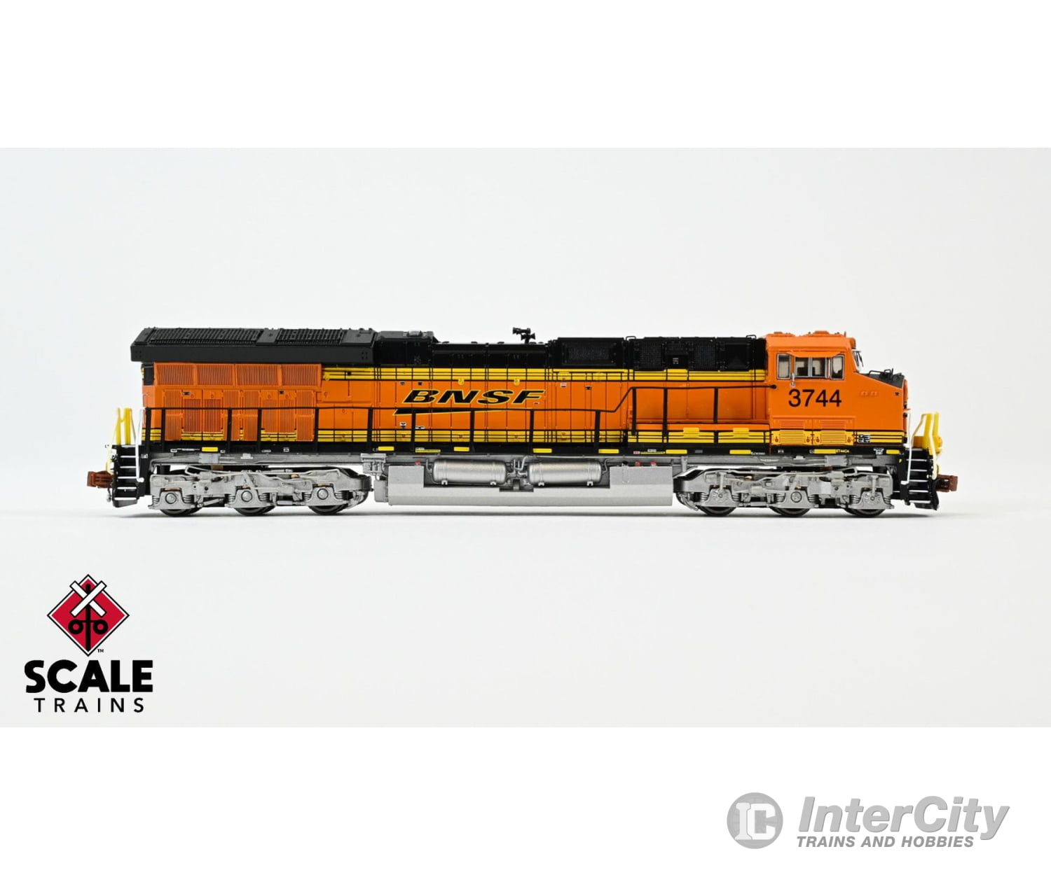 Scaletrains Sxt40433 Rivet Counter N Scale Ge Et44C4 Bnsf/Heritage Iii 3744 Dcc & Sound Equipped