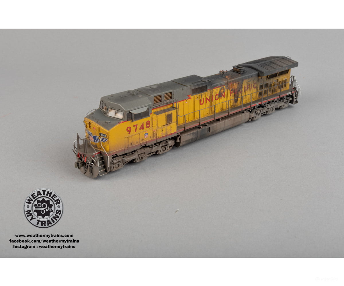 ScaleTrains SXT41585 Rivet Counter HO Scale GE DASH 9-44CW Union Pacific/Winged Nose Logo/Red Sill Stripe 9748 DCC &