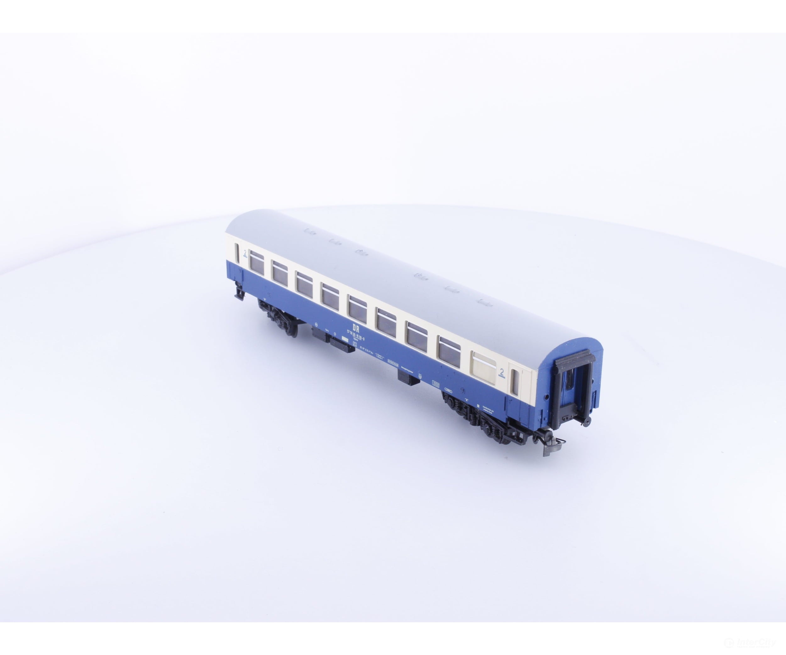 Schicht 110-9 HO DR 2nd Class Passenger Car Blue Cream 110-9 - European Passenger Cars
