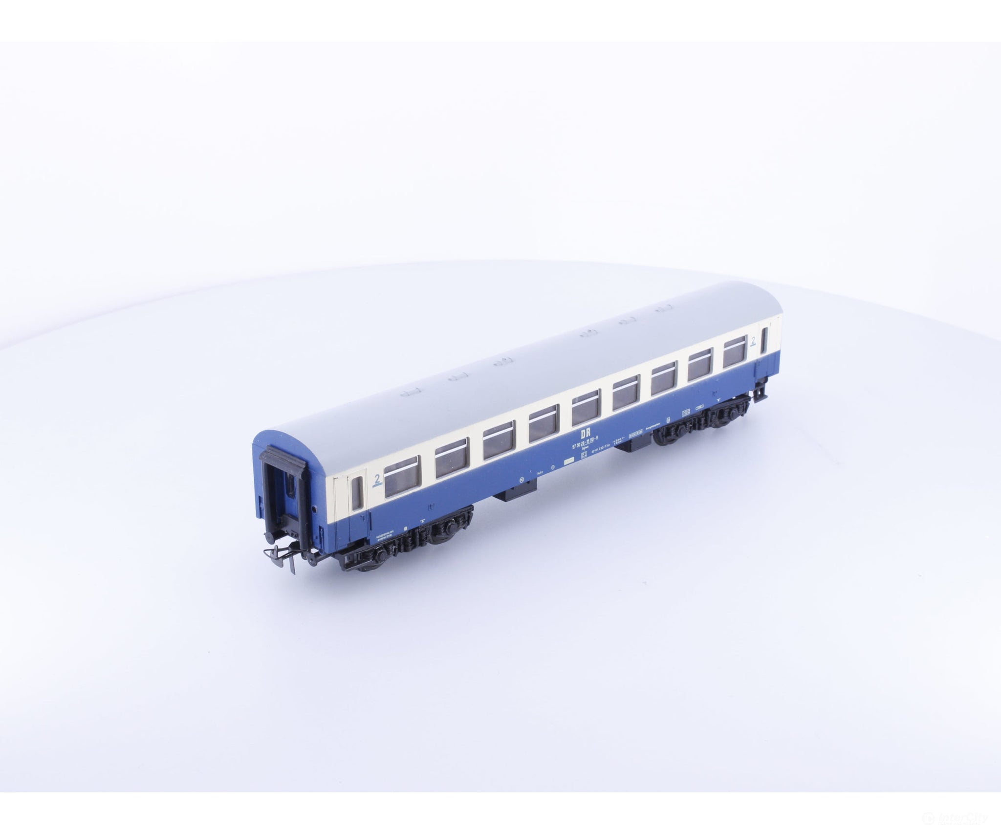 Schicht 110-9 HO DR 2nd Class Passenger Car Blue Cream 110-9 - European Passenger Cars