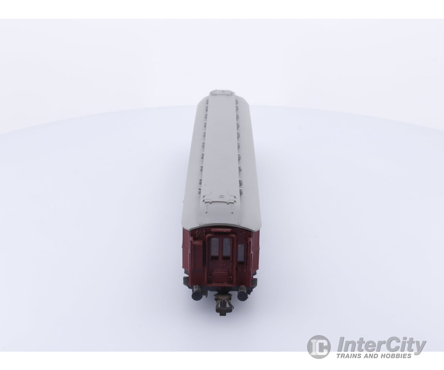 Schicht 426/873 HO DR Restaurant Car with Passengers and Interior Lighting European Passenger Cars