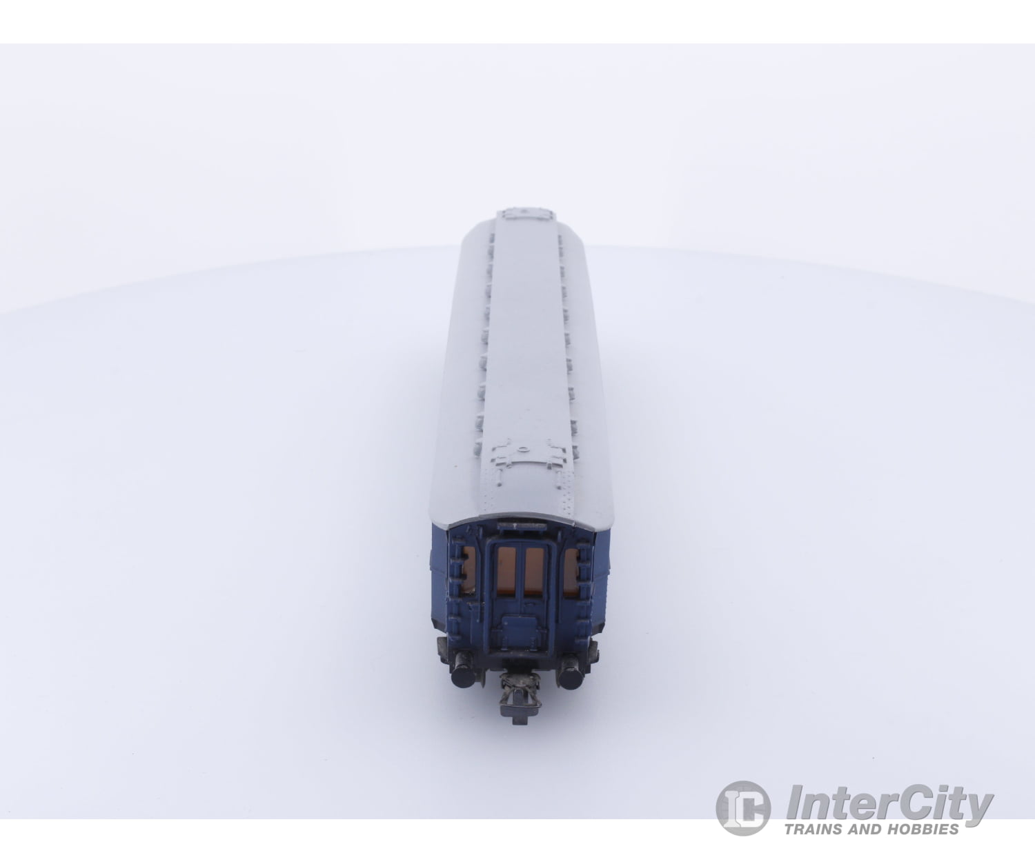 Schicht 426/875 HO DR 2nd Class Passenger Car with Interior Lighting 1325 European Passenger Cars