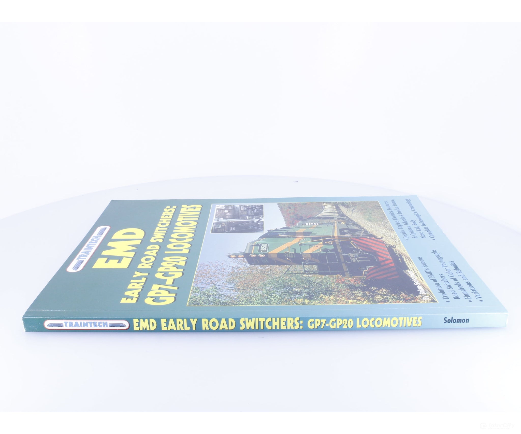 Specialty Press 52495 EMD Early Road Switchers GP7-GP20 Locomotives - Books