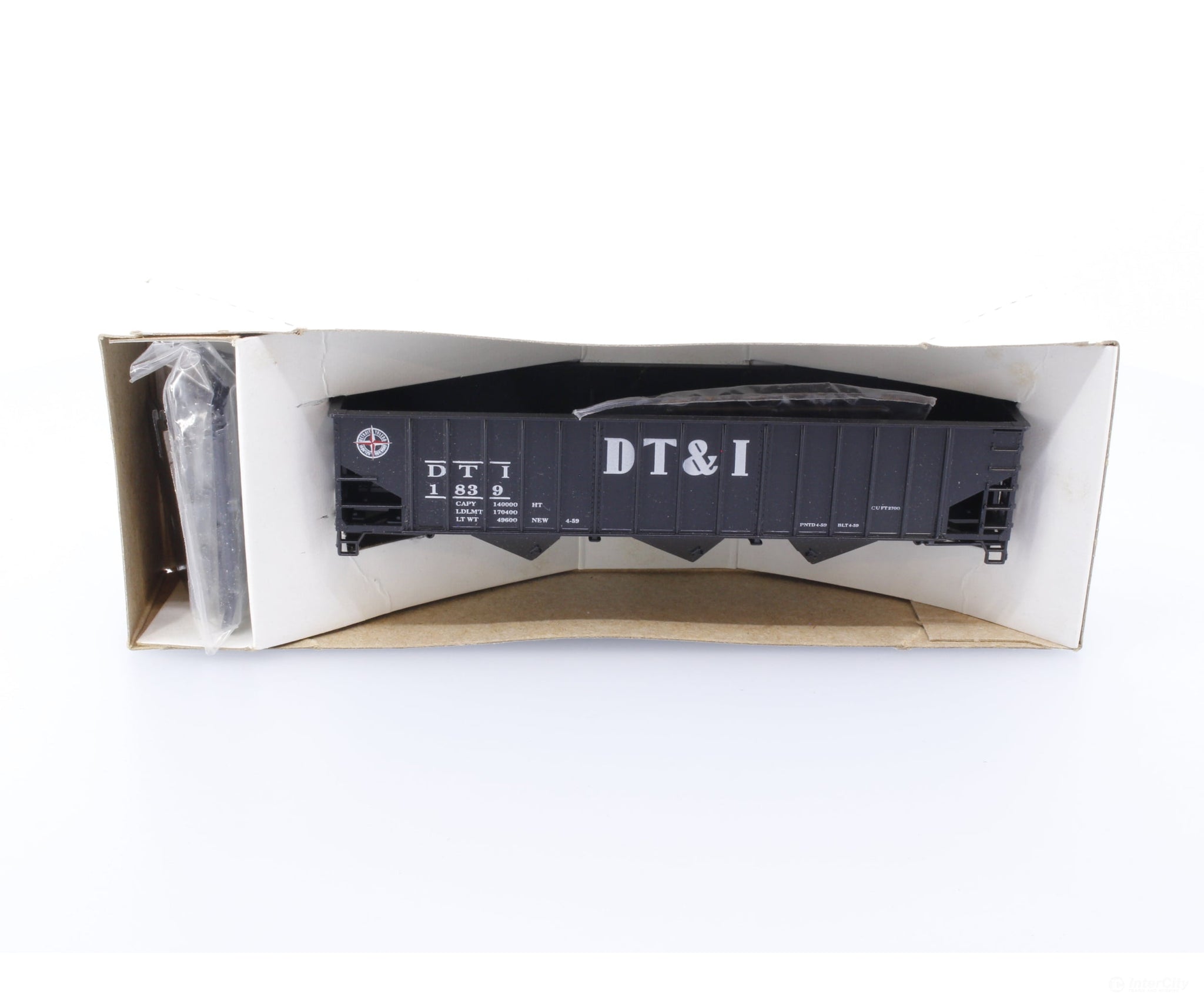 Stewart Hobbies 10035 HO 70 Ton Triple Hopper Detroit Toledo and Ironton (DTI) 1839 Freight Cars
