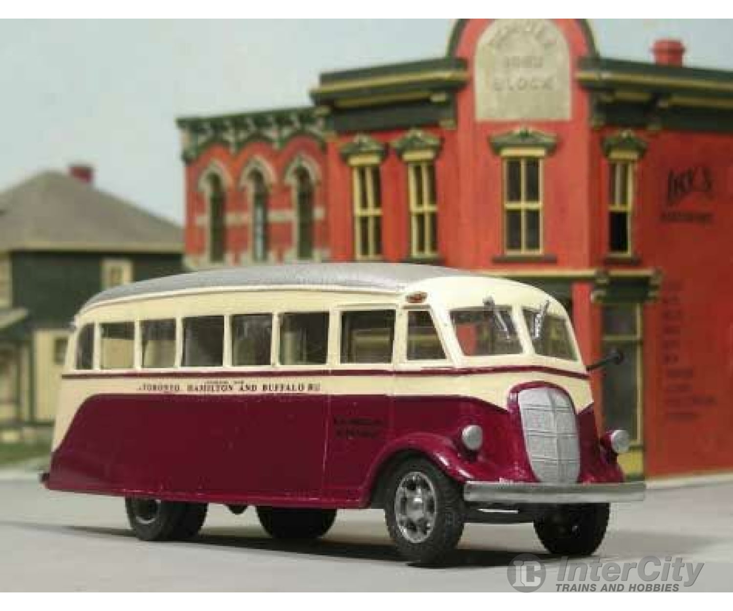 Sylvan Scale Models Se11 1937 Studebaker Highway Bus - Resin Kit -- Unpainted Model With Toronto