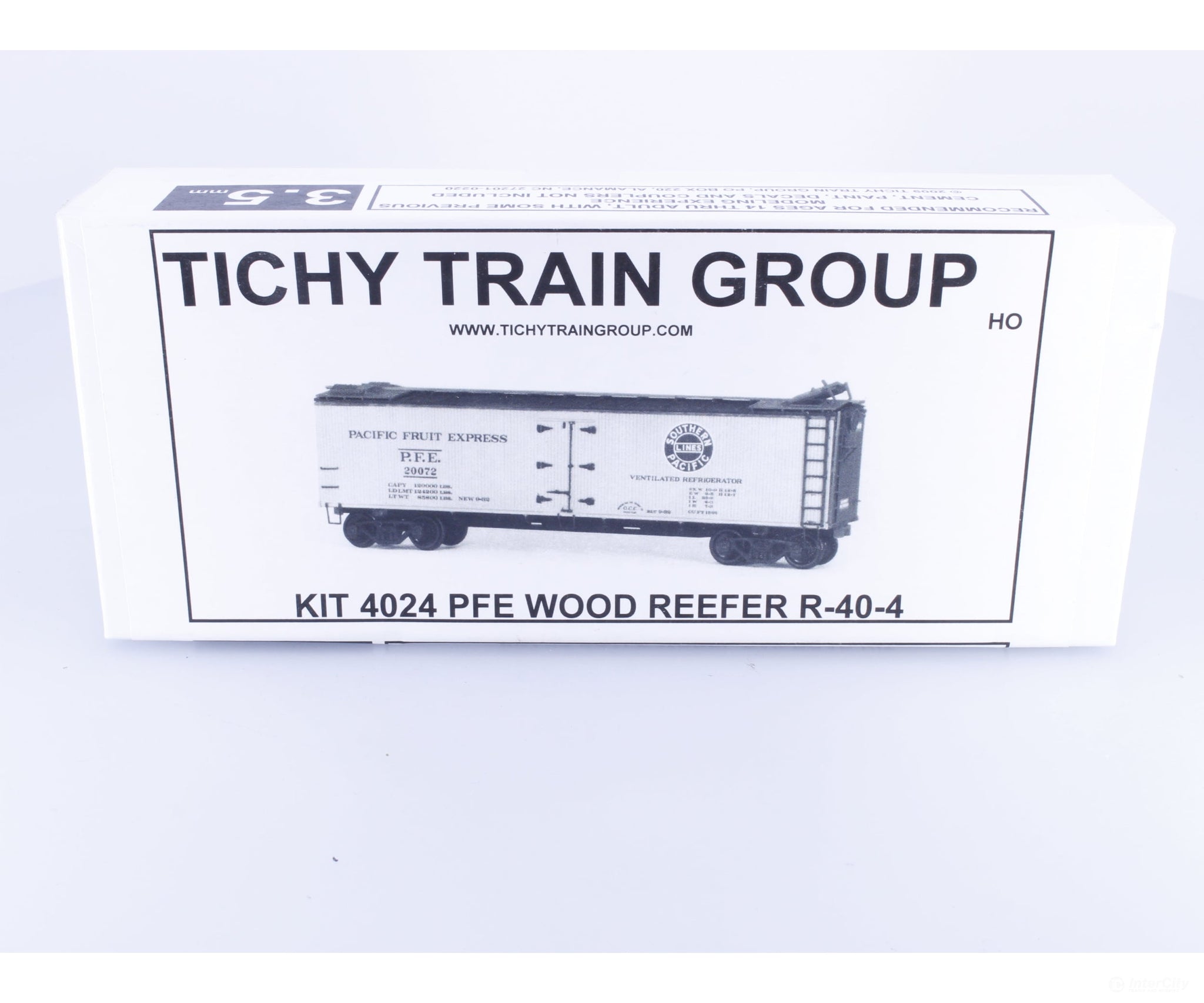 Tichy Train Group 4024 HO PFE Wood Reefer R-40-4 Pacific Fruit Express (PFE) 20072 - Freight Cars