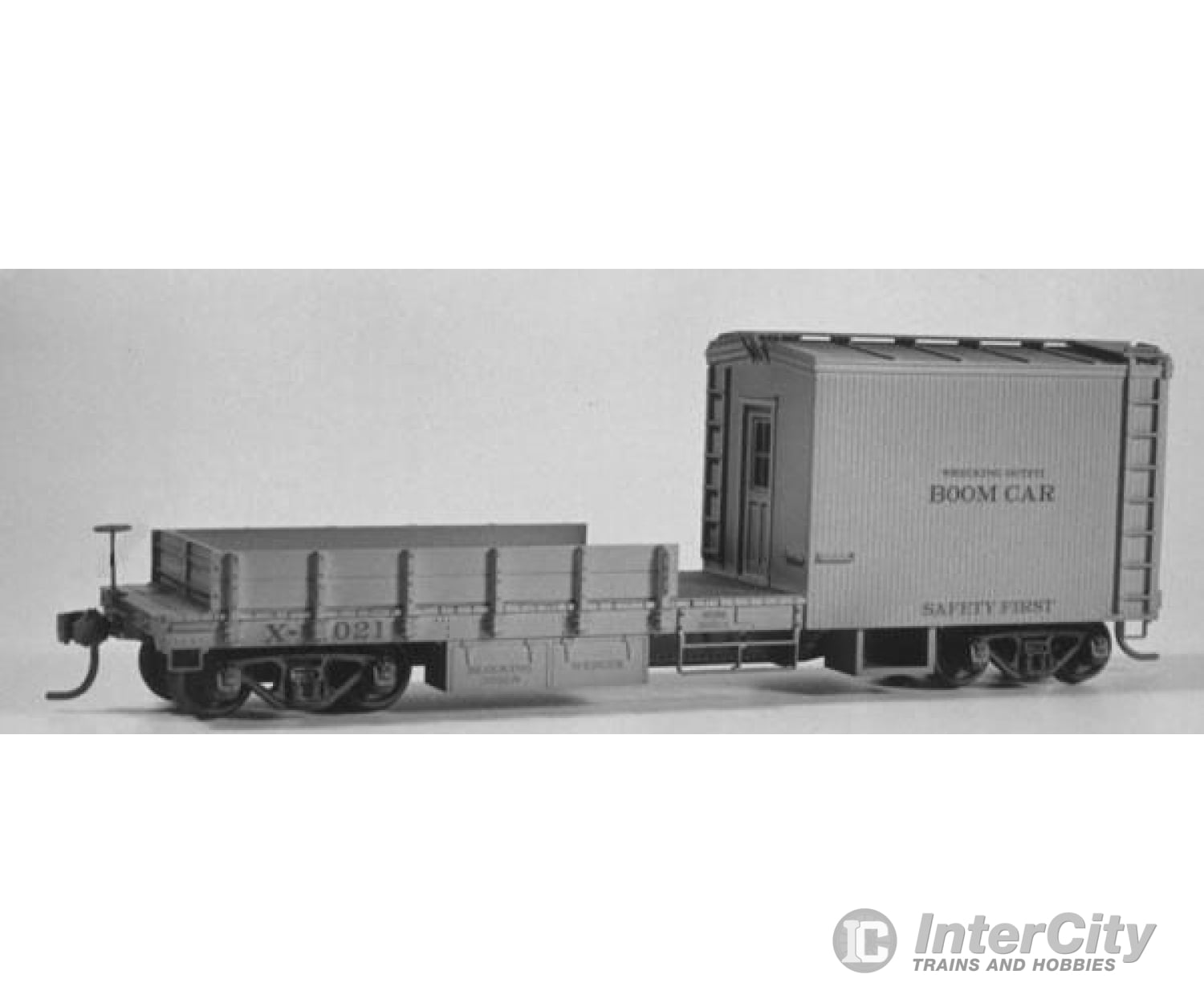 Tichy Train Group Ho 4022 40 Boom Flatcar - Kit -- Undecorated Freight Cars