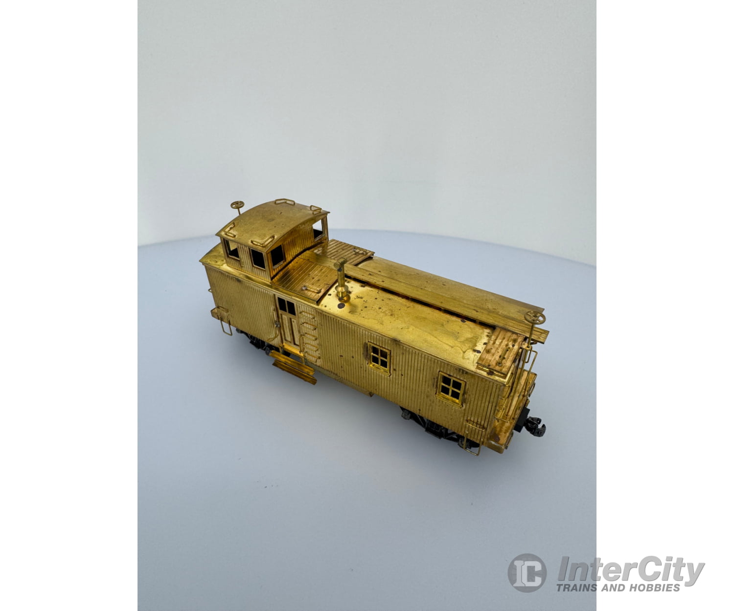 TID Trains Inc. 303 HO SF Blind End Caboose Santa Fe (SF) Freight Cars