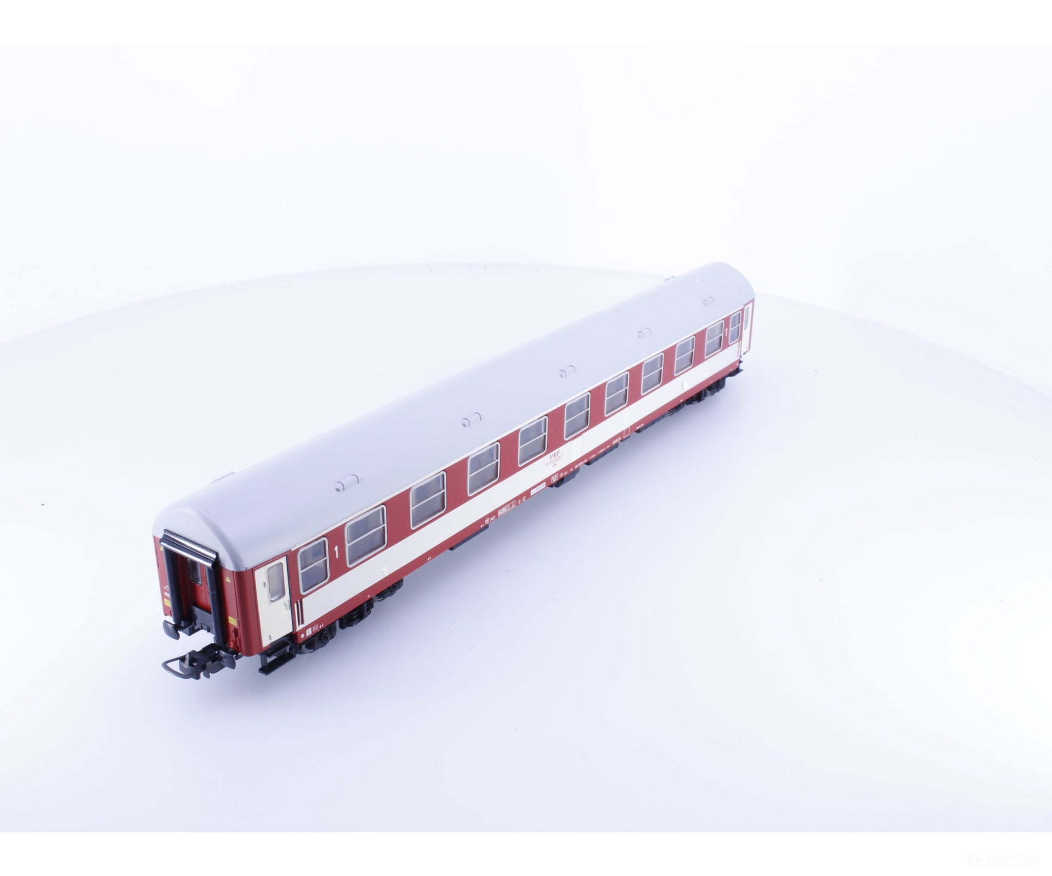 Tillig 74729 HO PKP 1st Class Passenger Car 515119 - European Passenger Cars