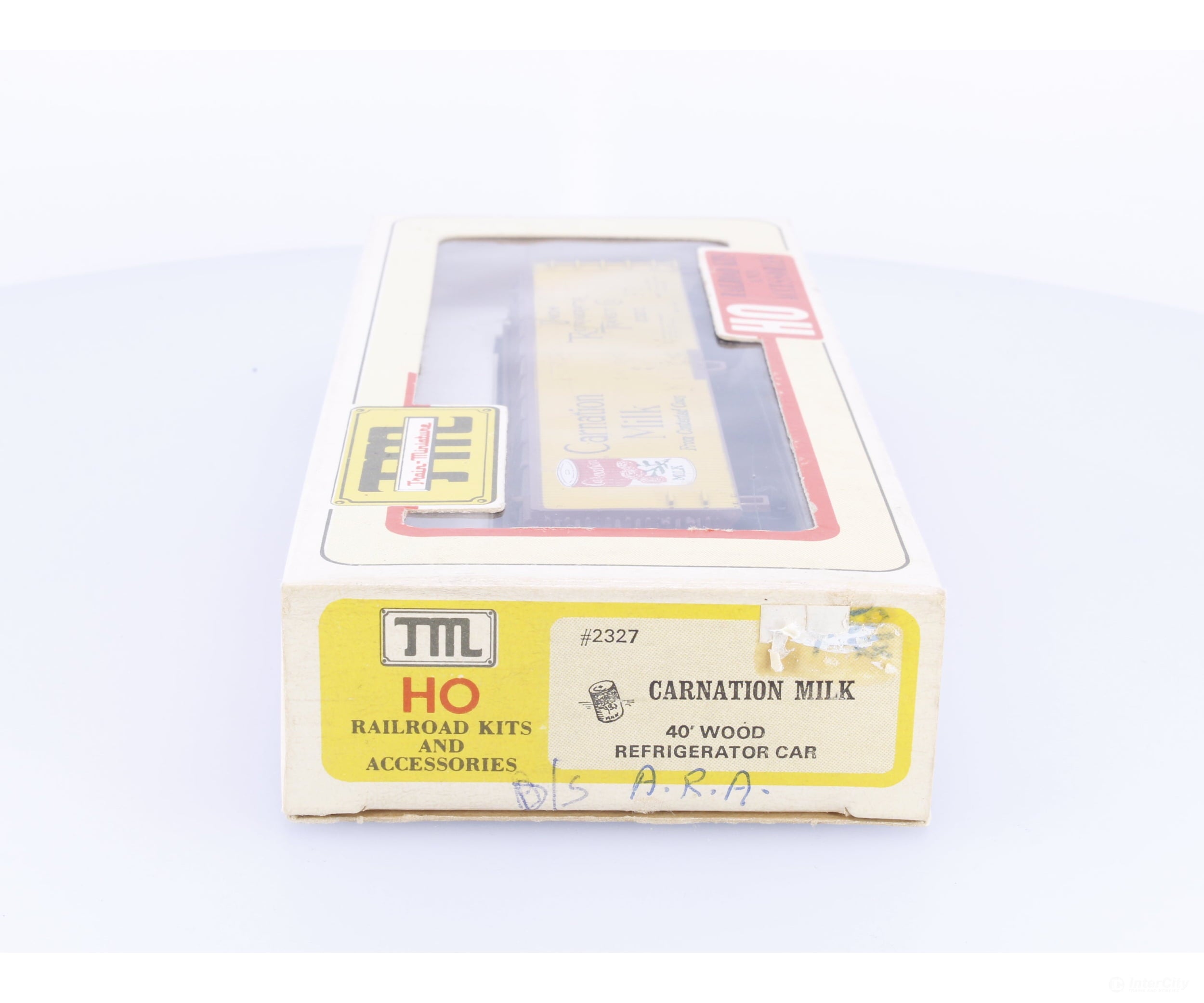 Train Miniature 2327 HO 40’ Single Door Boxcar Carnation Milk (URTX) 23210 - Freight Cars