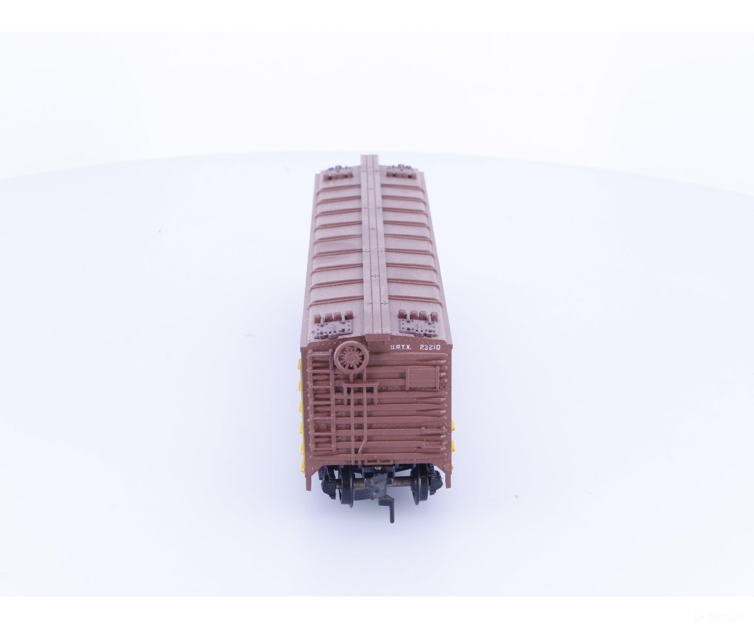 Train Miniature 2327 HO 40’ Single Door Boxcar Carnation Milk (URTX) 23210 - Freight Cars