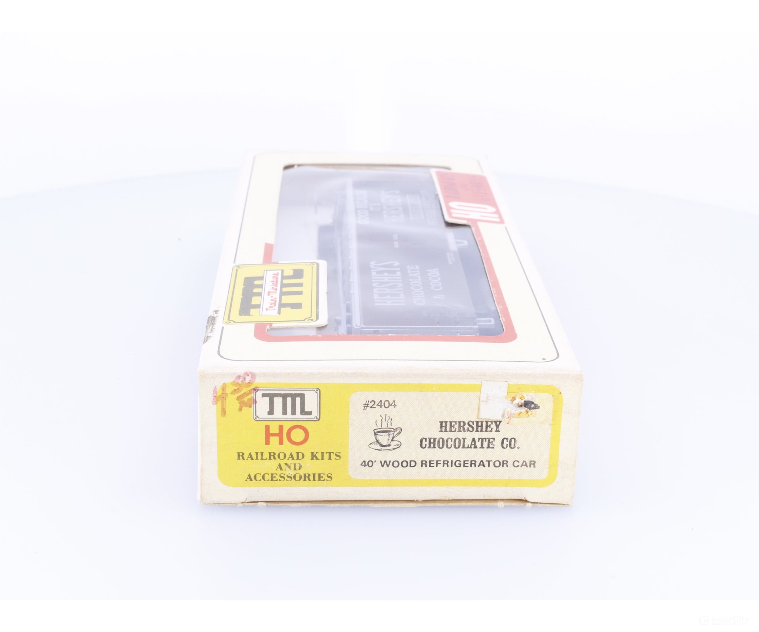Train Miniature 2404 HO 40’ Single Door Boxcar Hershey Chocolate Co (HERX) 1003 - Freight Cars