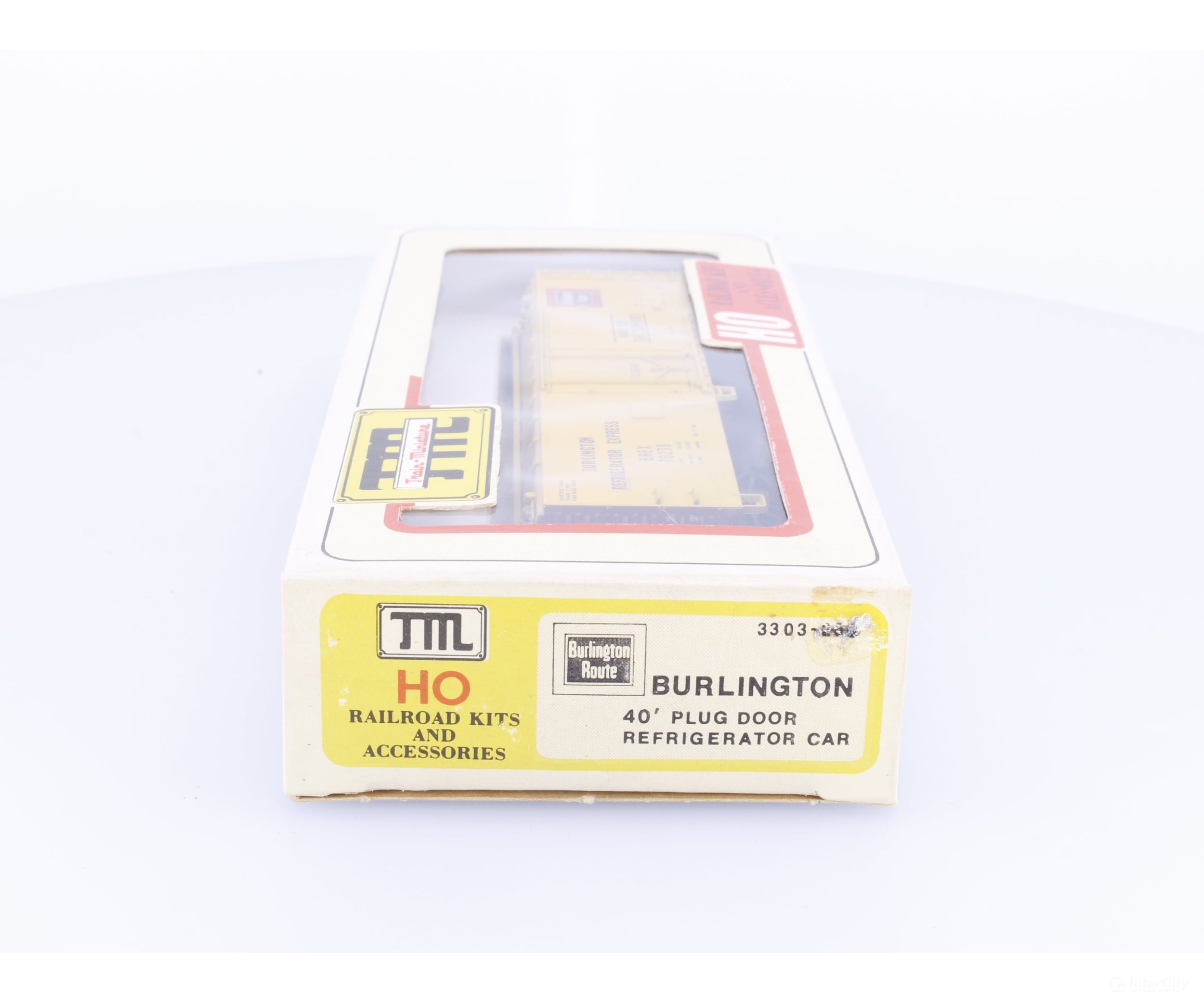 Train Miniature 3303 HO 40’ Plug Door Boxcar (BREX) Chicago Burlington and Quincey (CBQ) 76278 - Freight Cars