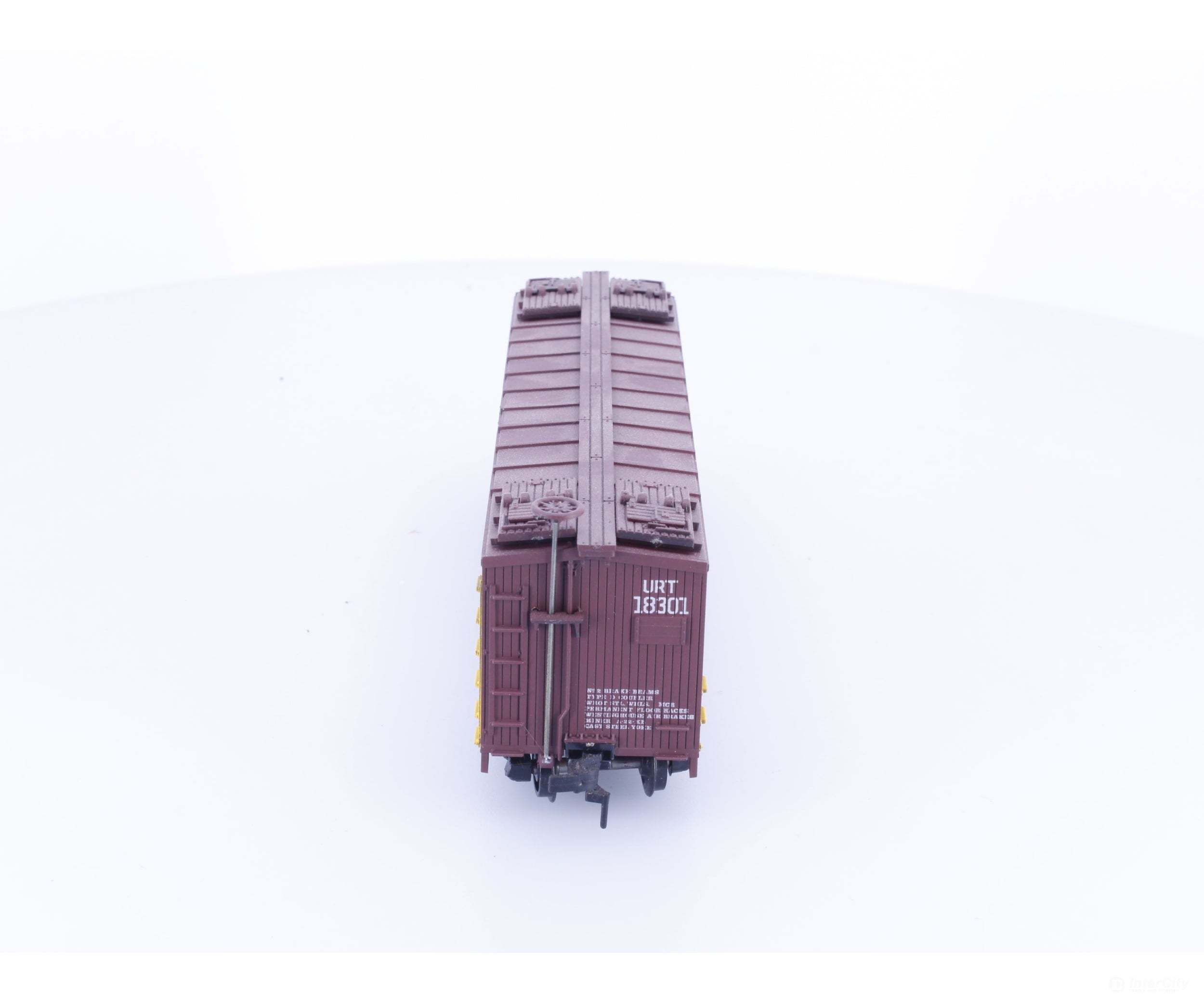 Train Miniature 8084 HO 40’ Single Door Boxcar Edelweiss Beer (URT) 18301 - Freight Cars