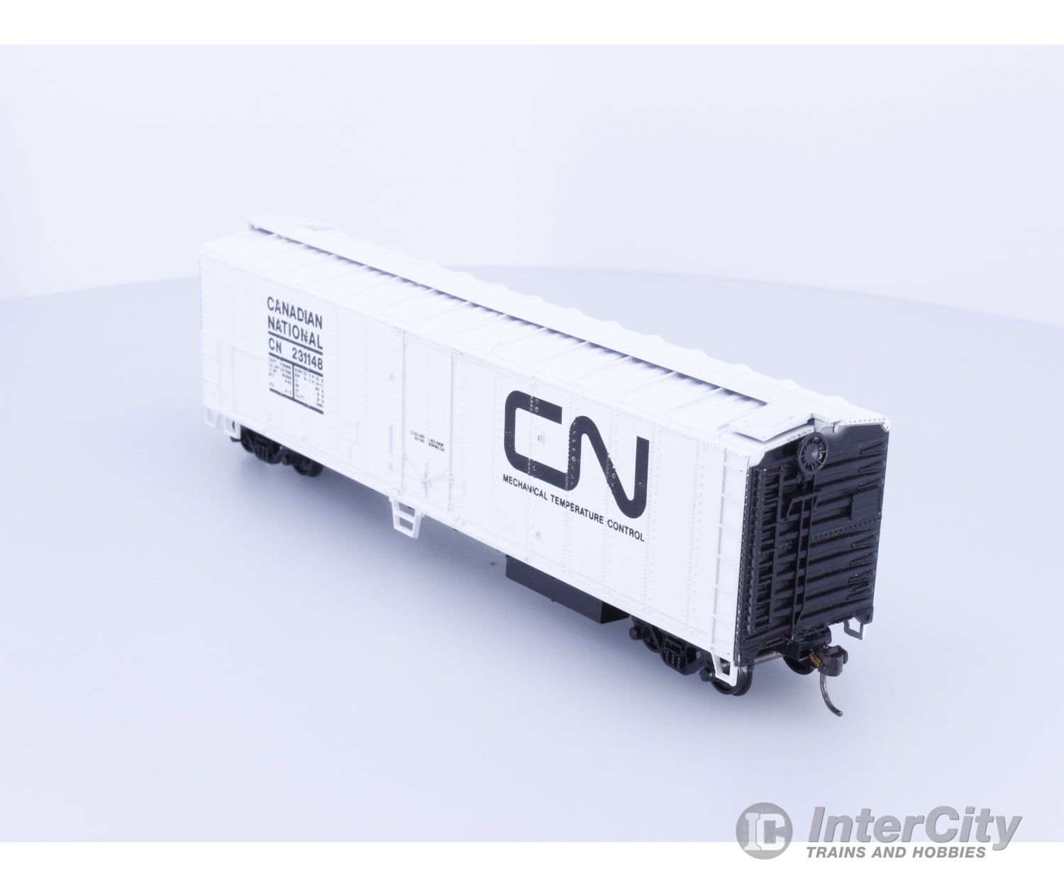 Train Miniature Ltd. 2909 HO 50’ Reefer Canadian National (CN) 231148 Freight Cars
