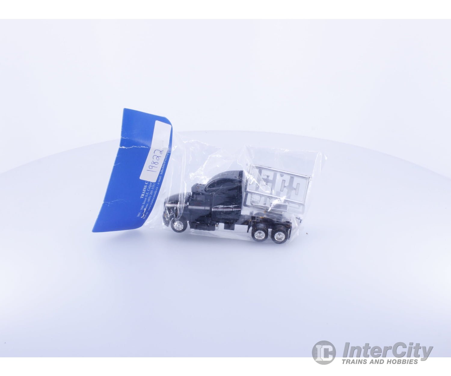 Trains Canada 41-3015 HO Long Haul Sleeper Semi Truck Tractor Cars & Trucks