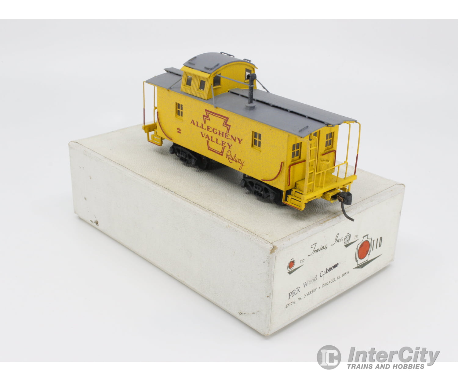 Trains Inc. Ho Wood Caboose Freight Car (Painted As Allegheny Valley Railway) 2 Cars