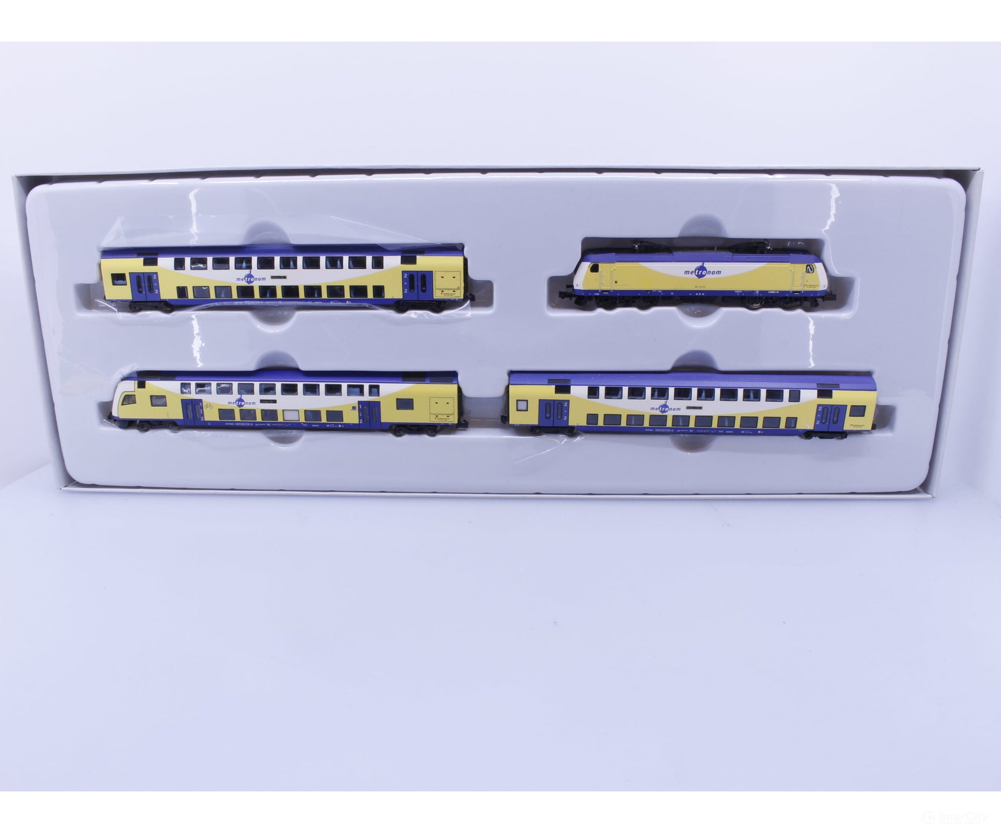 Trix 11609/15852 N DB BR 146.1 Metronom E-Lok with 3 Passenger Coaches and 2 Piece Extension 146-04 DC - European