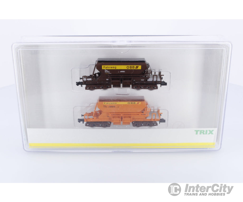 Trix 15635 N OBB Ballast Car Set European Freight Cars