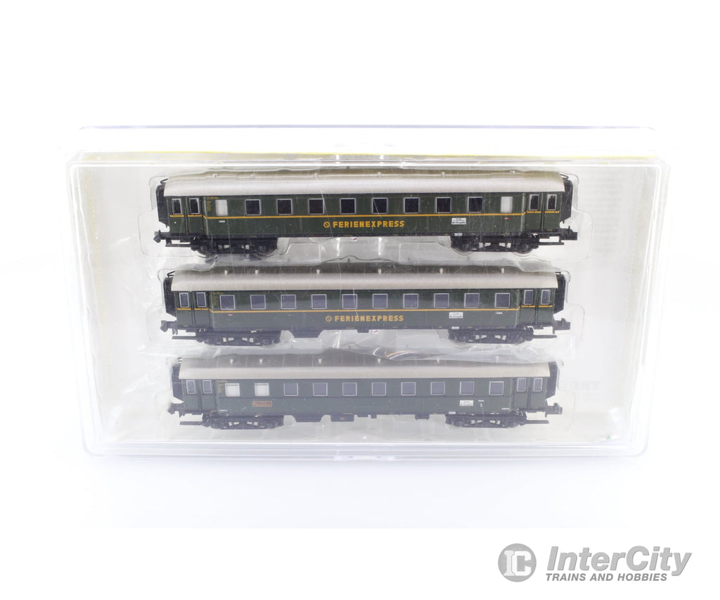 Trix 15758 N DB DER Holiday Express European Passenger Cars