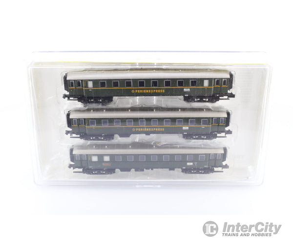 Trix 15758 N DB DER Holiday Express European Passenger Cars