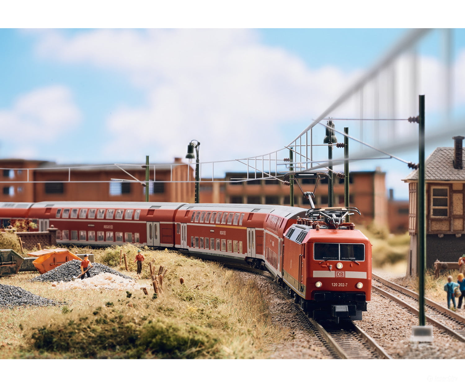 Trix 16026 Class 120.2 Electric Locomotive - Default Title (IC-TRIX-16026)