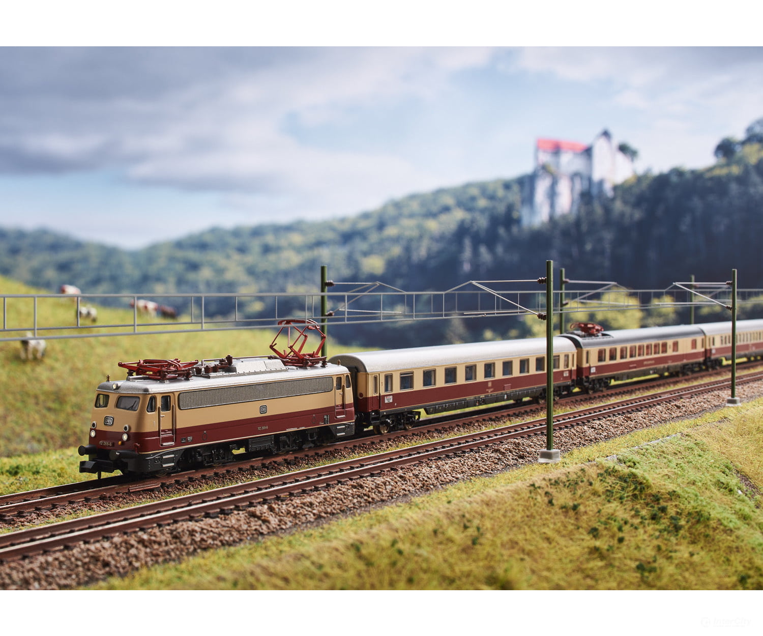 Trix 16100 Class 112 Electric Locomotive - Default Title (IC-TRIX-16100)