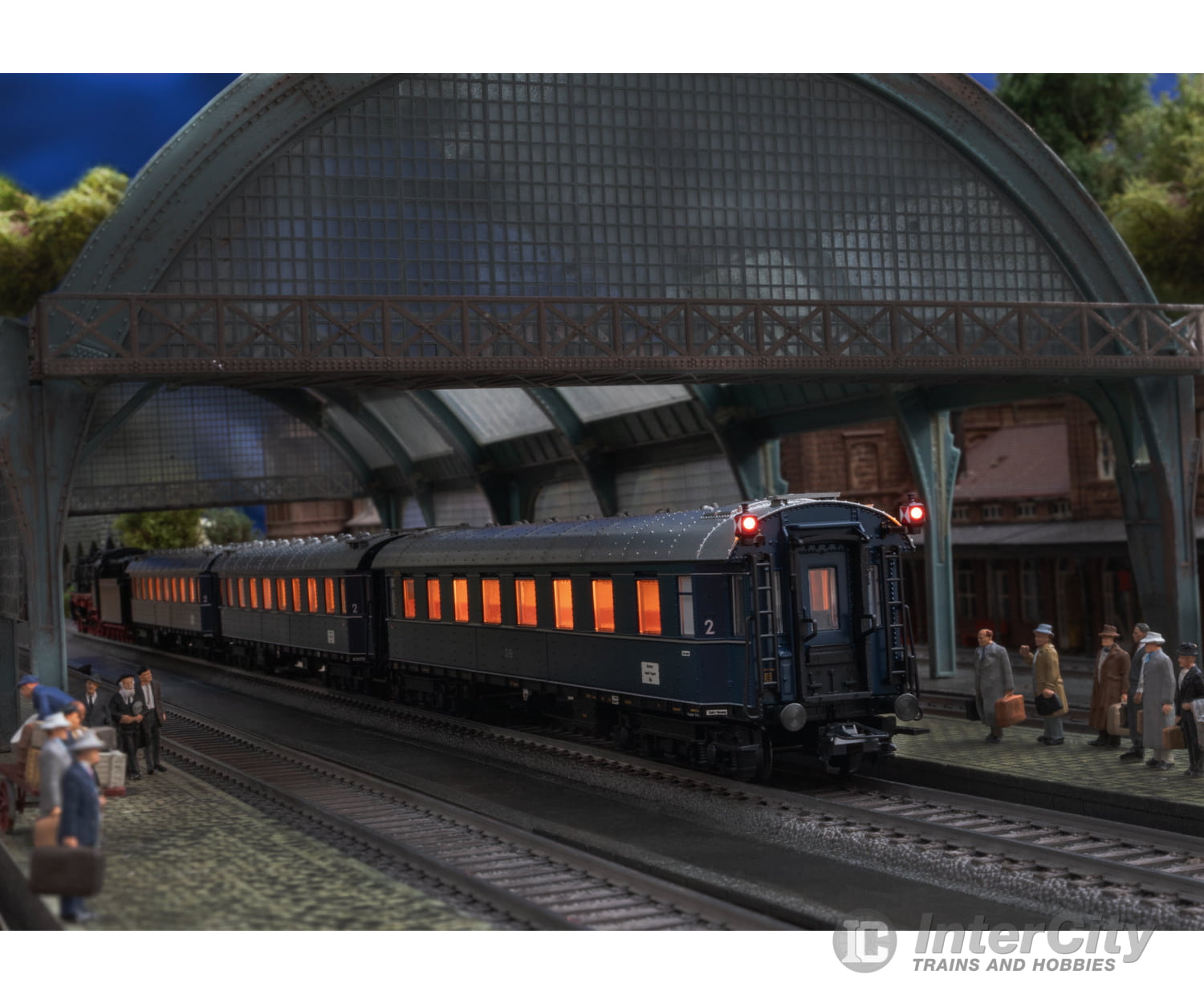 Trix 23628 HO DB ’Dom Pfeil’ / ’Cathedral Arrow’ Passenger Car Set (MHI Exclusive Item) European Passenger Cars