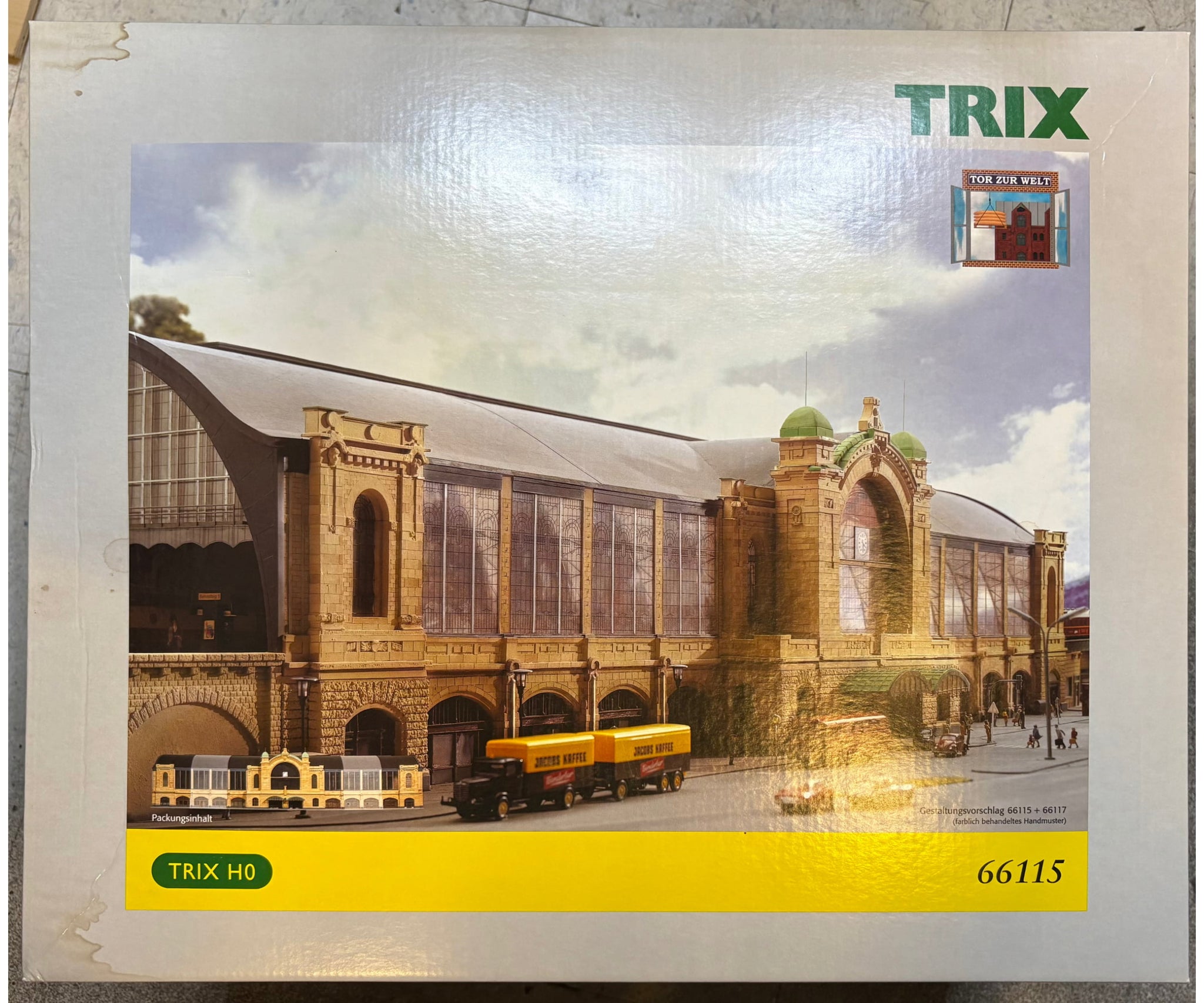 Trix 66115/66117 HO Complete Dammtor Station and Extension Set - Structures