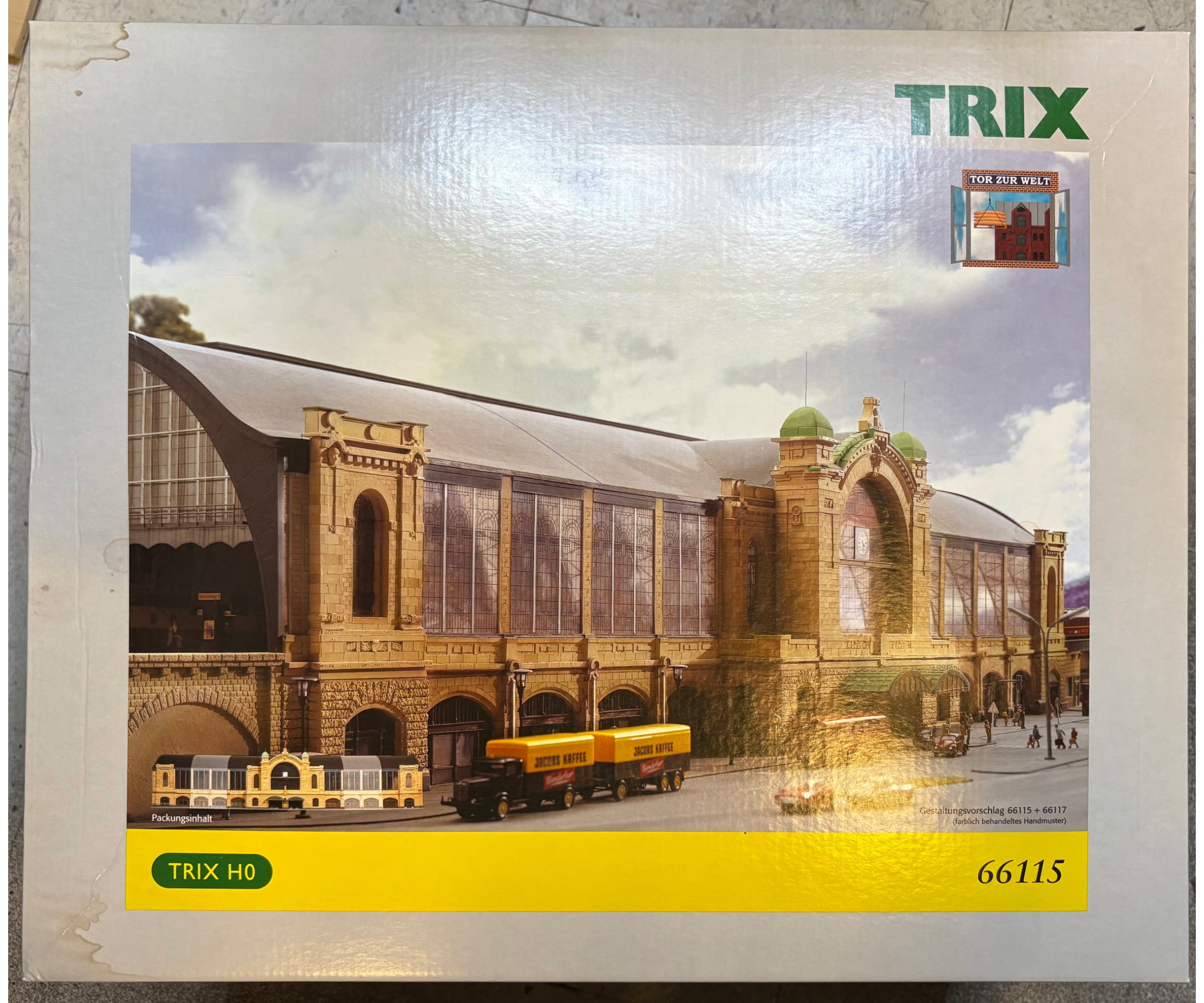 Trix 66115/66117 HO Complete Dammtor Station and Extension Set - Structures