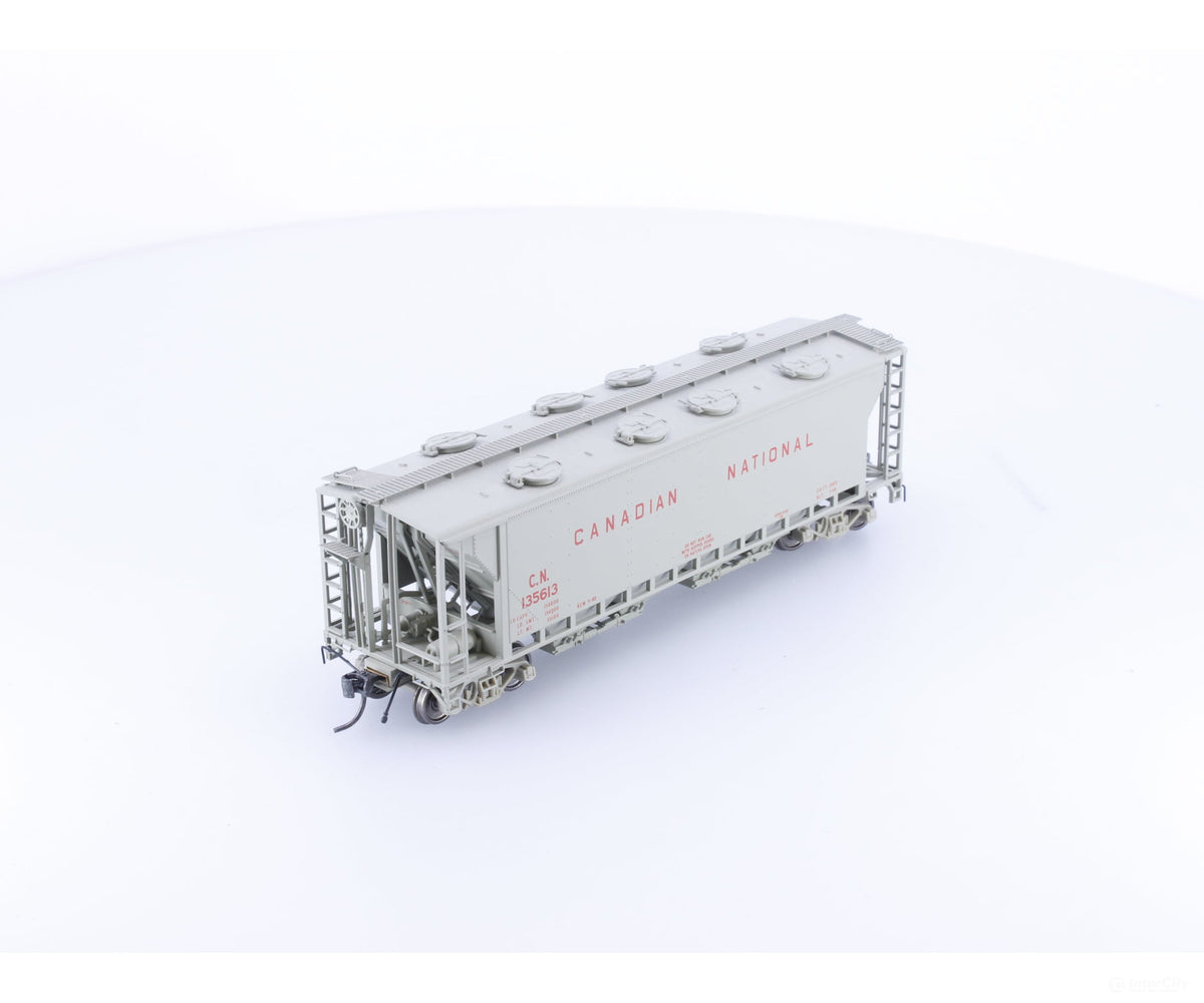 TrueLine Trains 300316 HO 4 Bay Covered Hopper Canadian National (CN) 135613 - Freight Cars